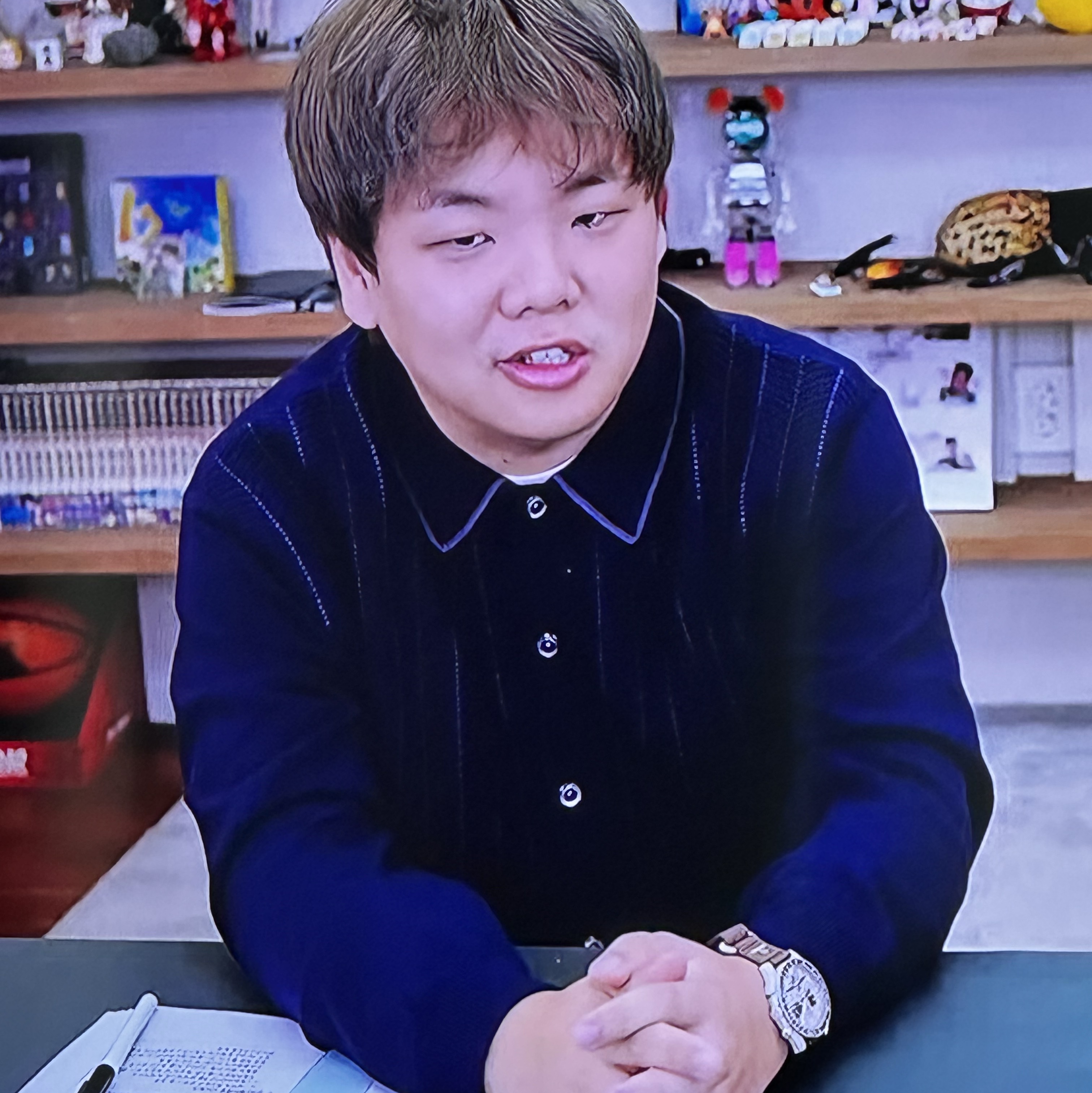 Supreme Herringbone Cardigan Navy - 25SS 착용 스타일 - 1