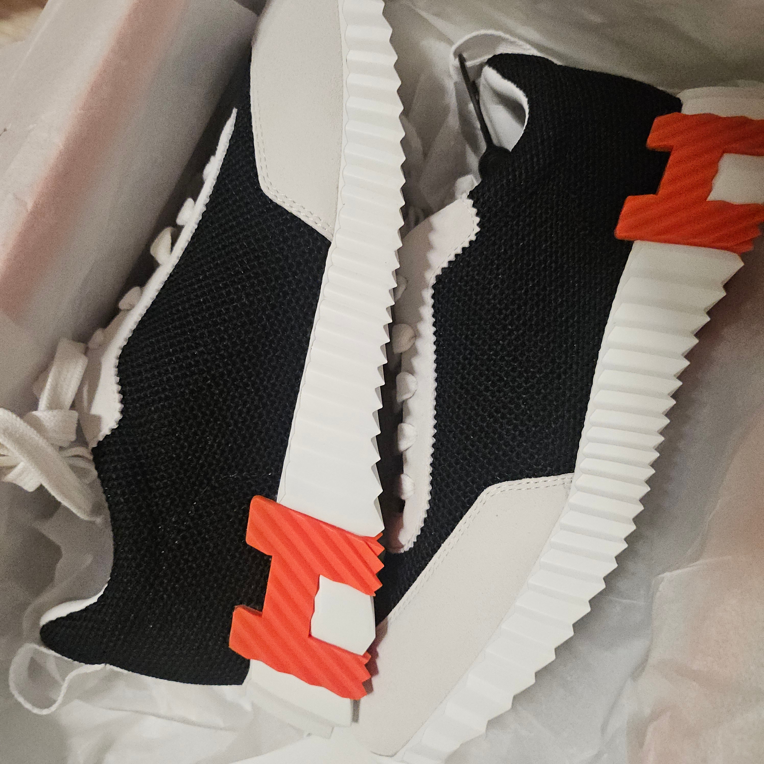(W) Hermes Bouncing Sneakers Mesh Suede Goatskin & Noir Blanc 착용 스타일