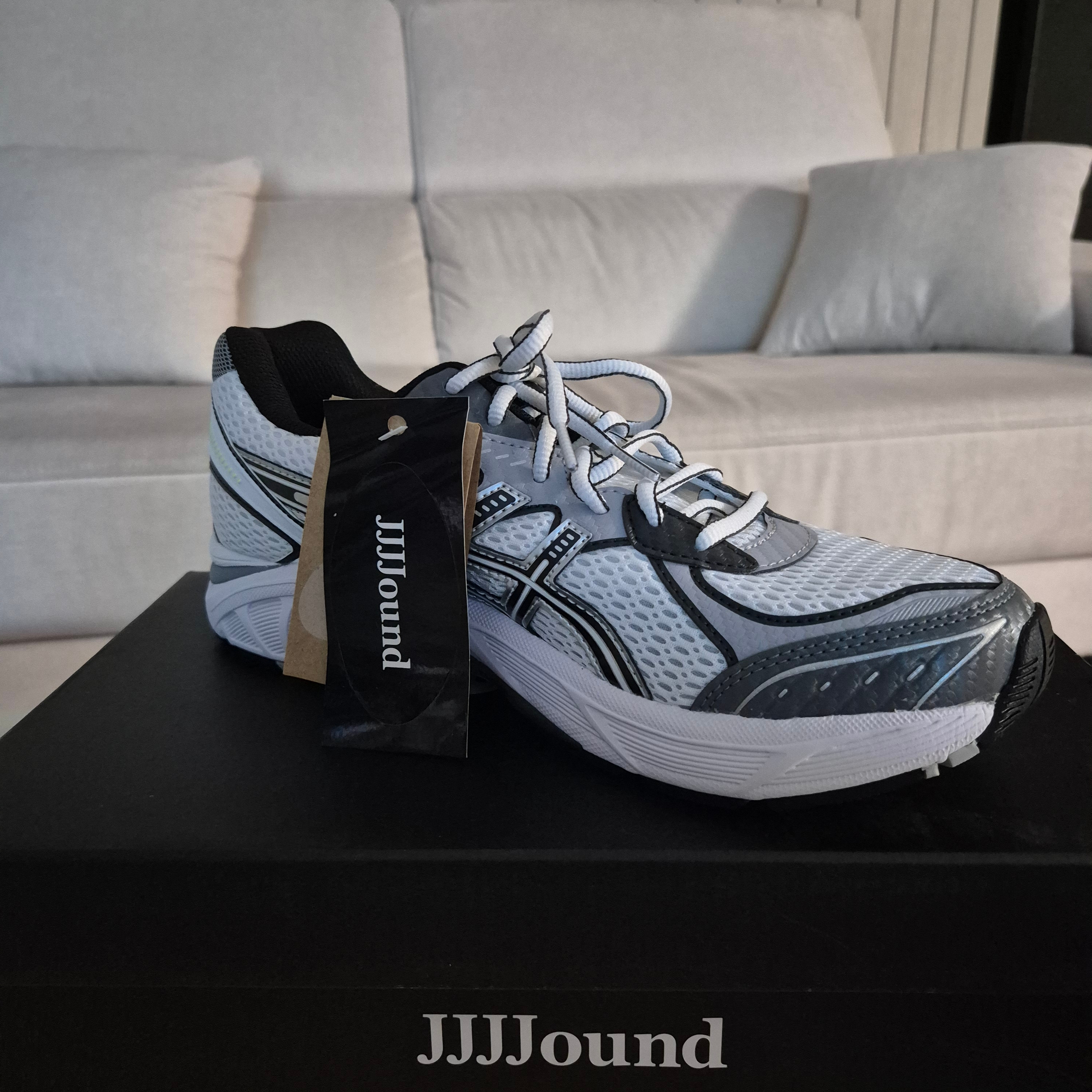 Asics x JJJJound GT-2160 White Black 착용 스타일 - 3