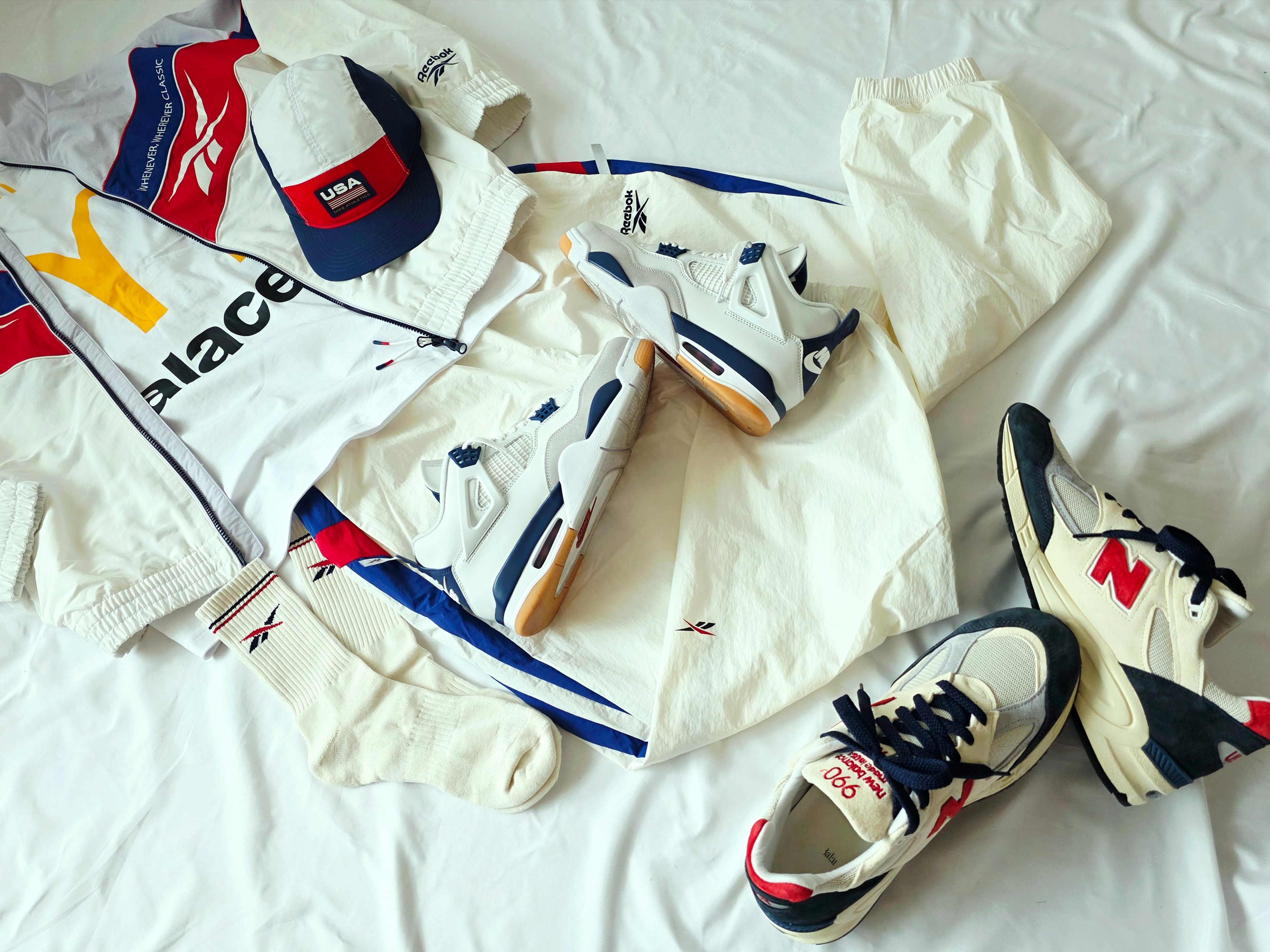 Reebok Twin Vector Windbreaker Off White, Palace x McDonald's Logo T-Shirt White - 23FW ์ฐฉ์ฉ ์คํ์ผ - 6