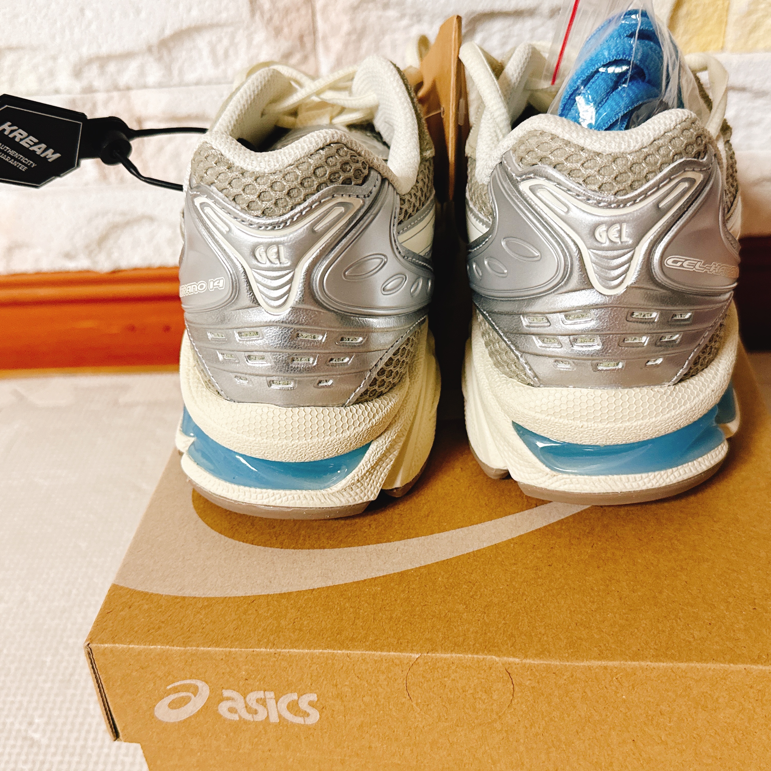 Asics x Juliana Salazar Gel-Kayano 14 Eucalyptus Vanilla Ice 착용 스타일 - 3