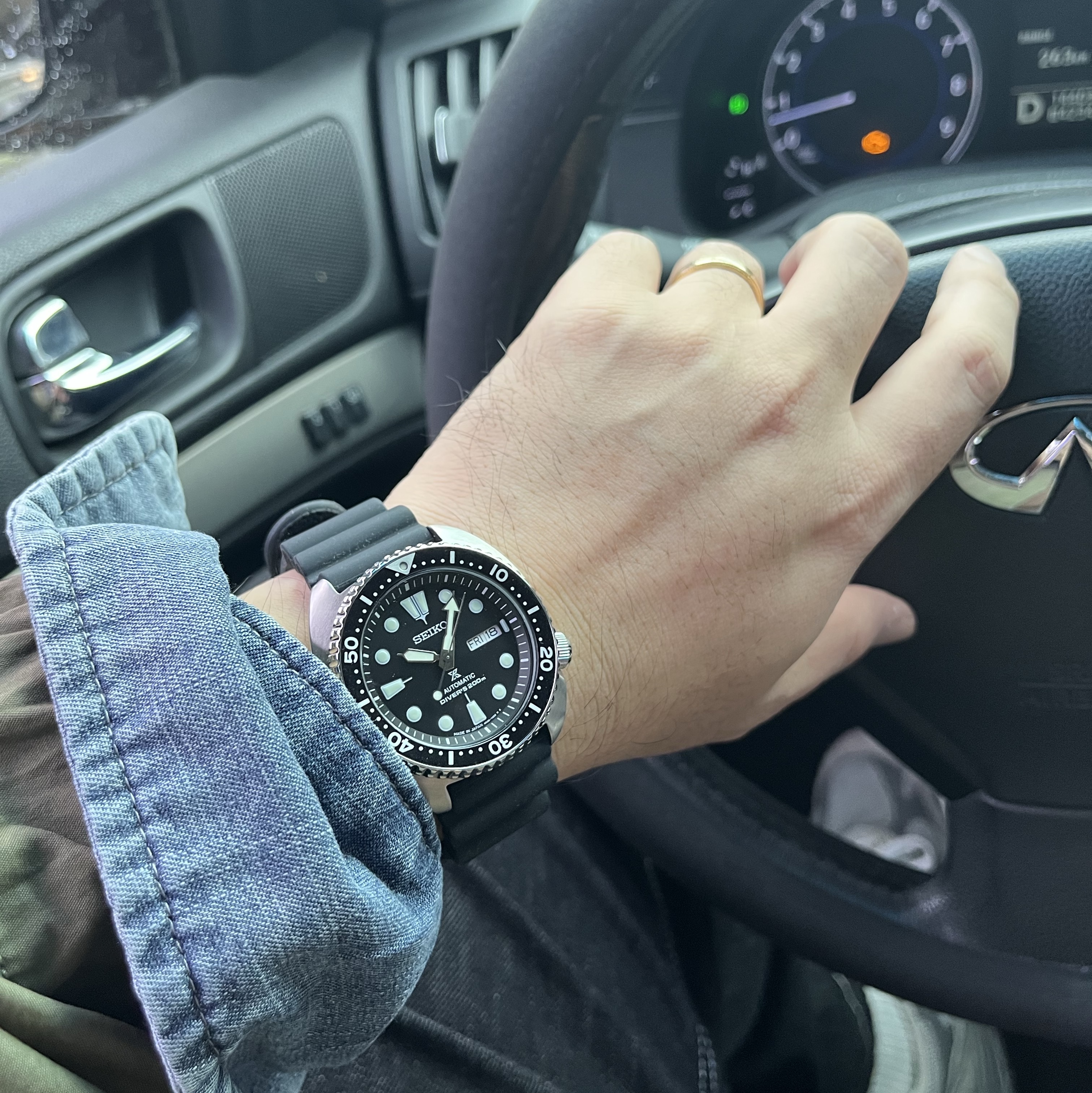 Seiko Prospex SRPE93 Black, New Balance 993 Made in USA Grey - D Standard 착용 스타일