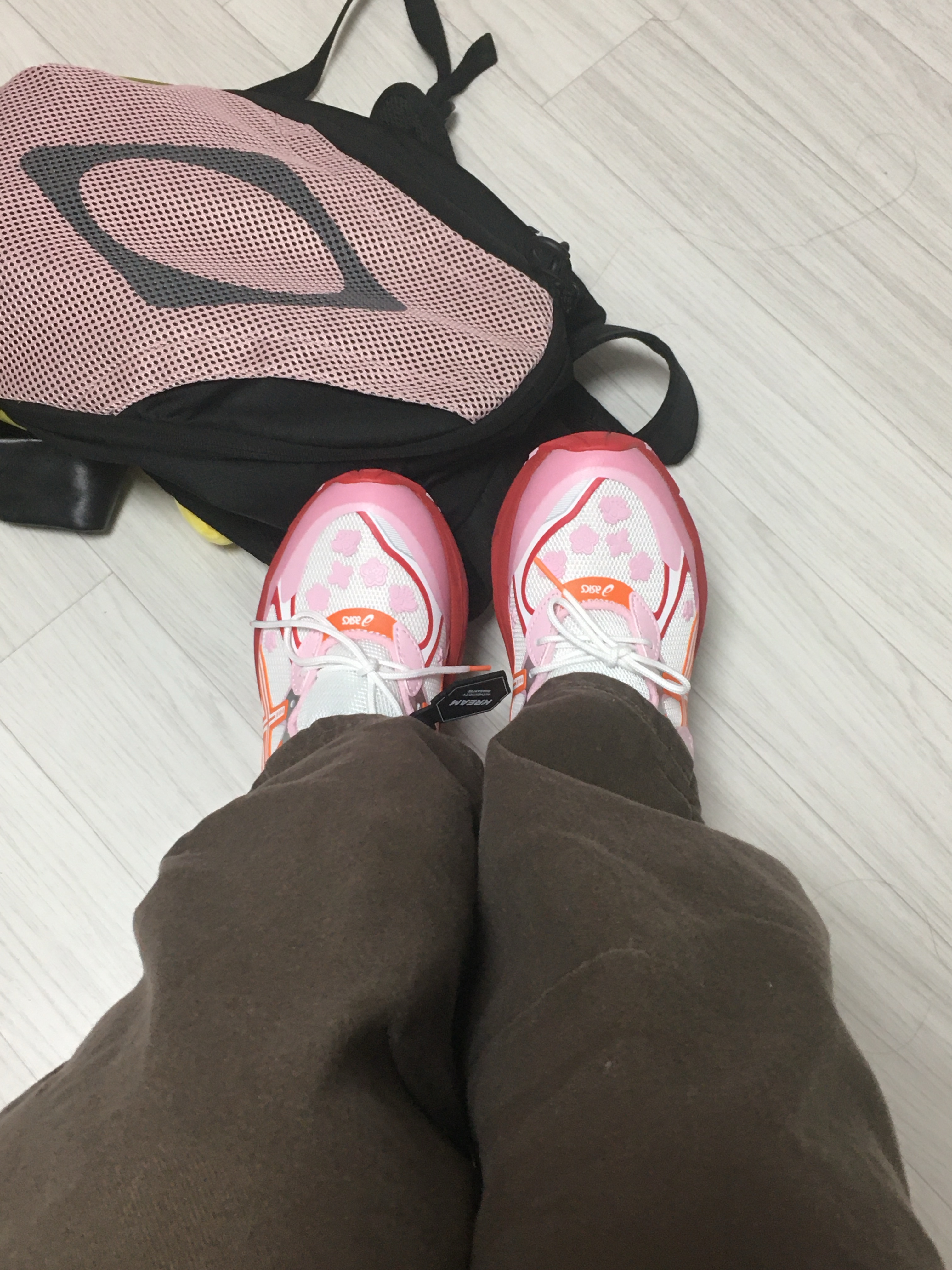 Asics x Cecilie Bahnsen GT-2160 White Habanero 착용 스타일