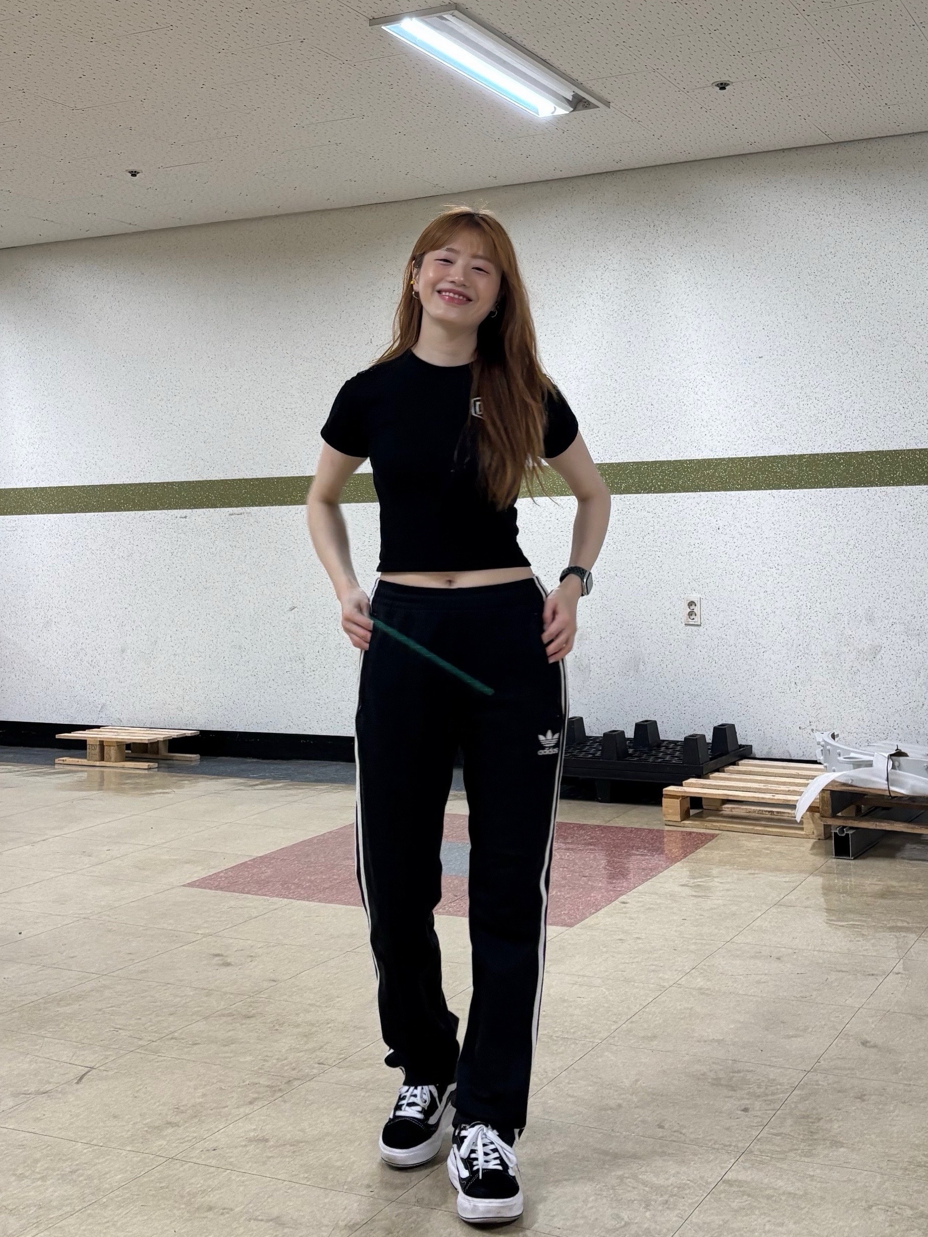Adidas Modern Europa Track Pants Black - KR Sizing, Vans Old Skool Overt CC Black White 착용 스타일 - 4
