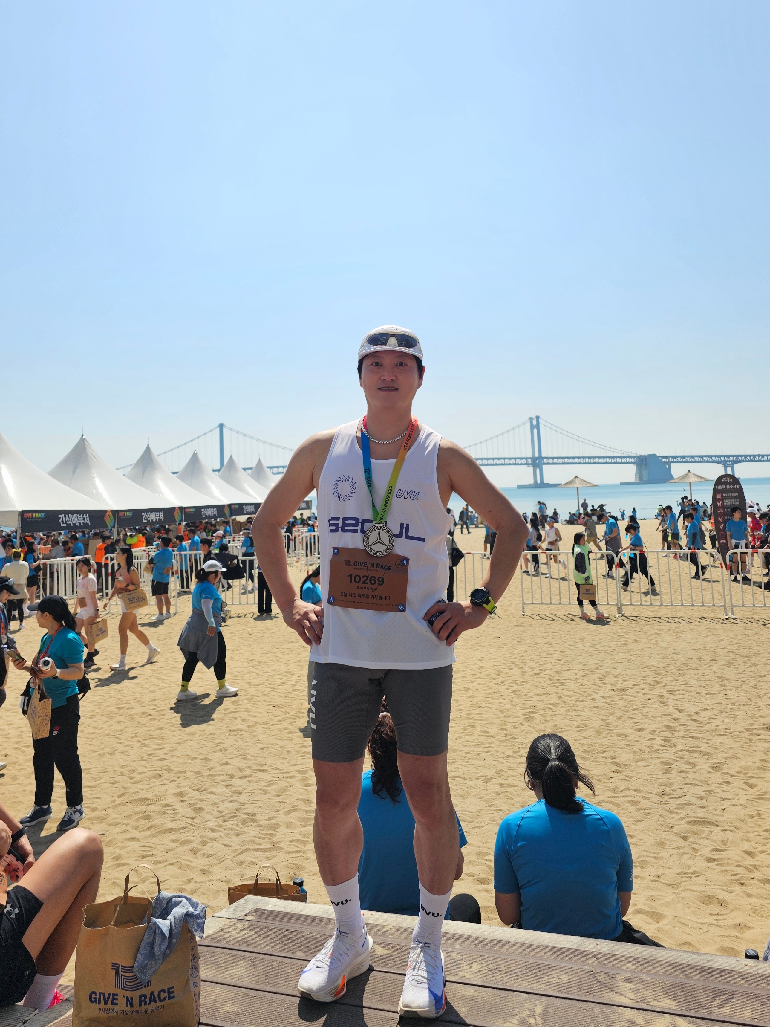 UVU Seoul Marathon Racing Vest White, UVU Half Tights Grey 착용 스타일