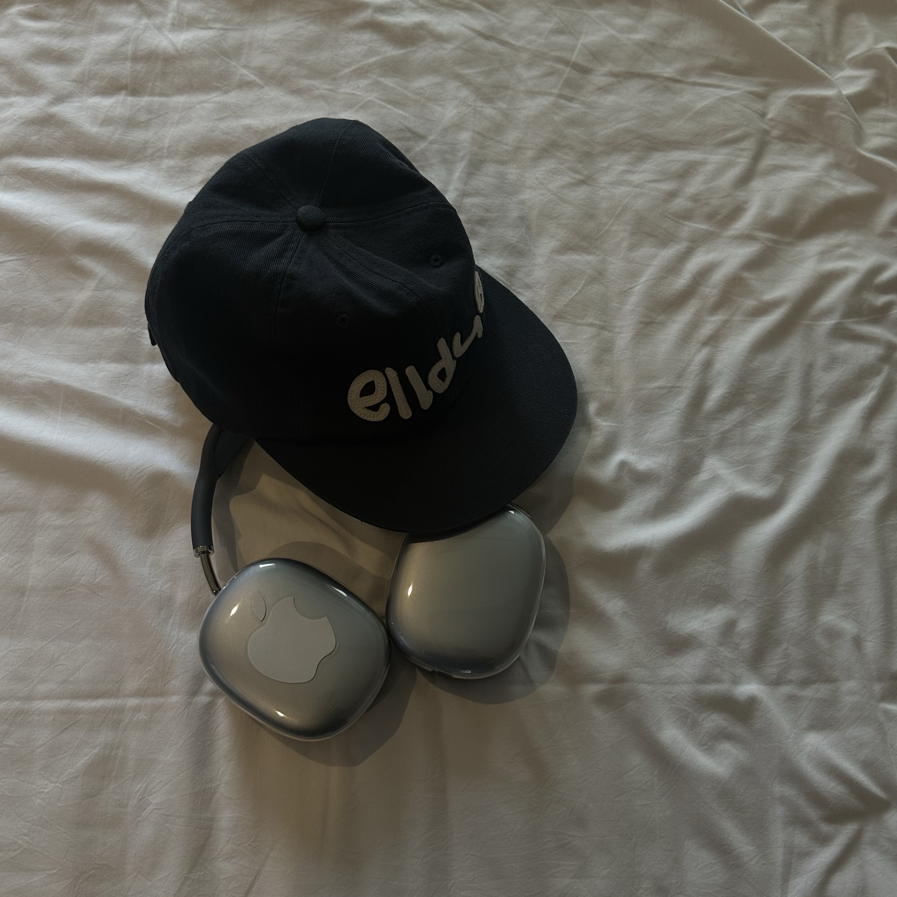 Apple AirPods Max USB C Blue (Korean Ver.), Onitsuka Tiger Mexico 66 Yellow Black 착용 스타일 - 1