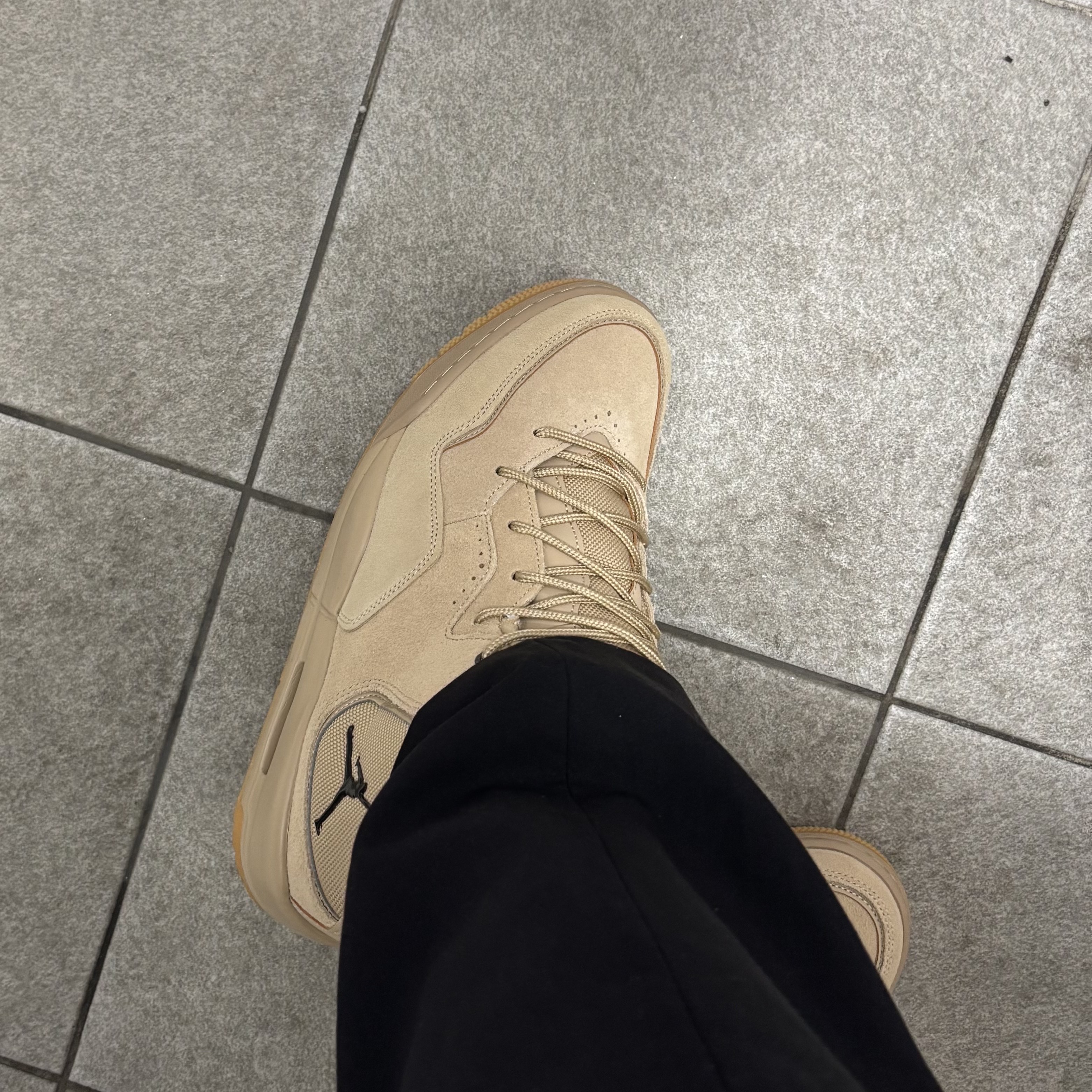 Jordan Courtside 23 Desert Baroque Brown 착용 스타일