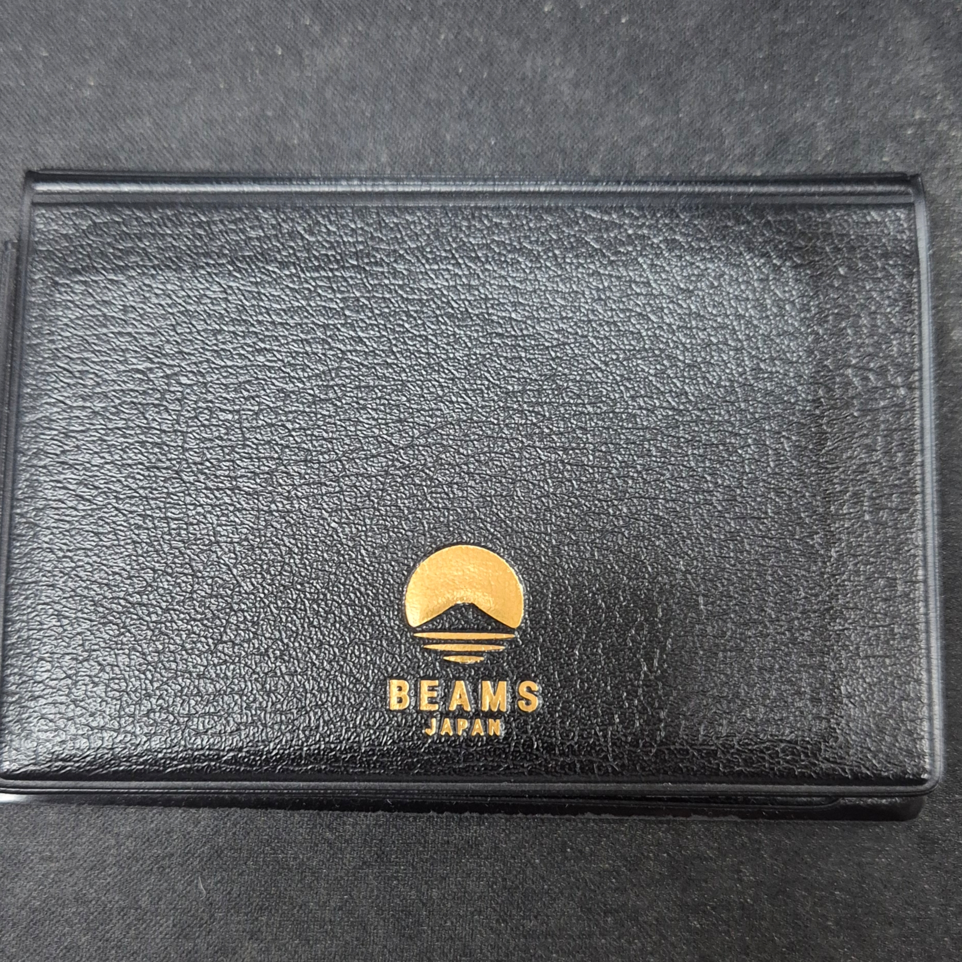 Beams x Hightide Special Order Pass & Card Case Black 착용 스타일