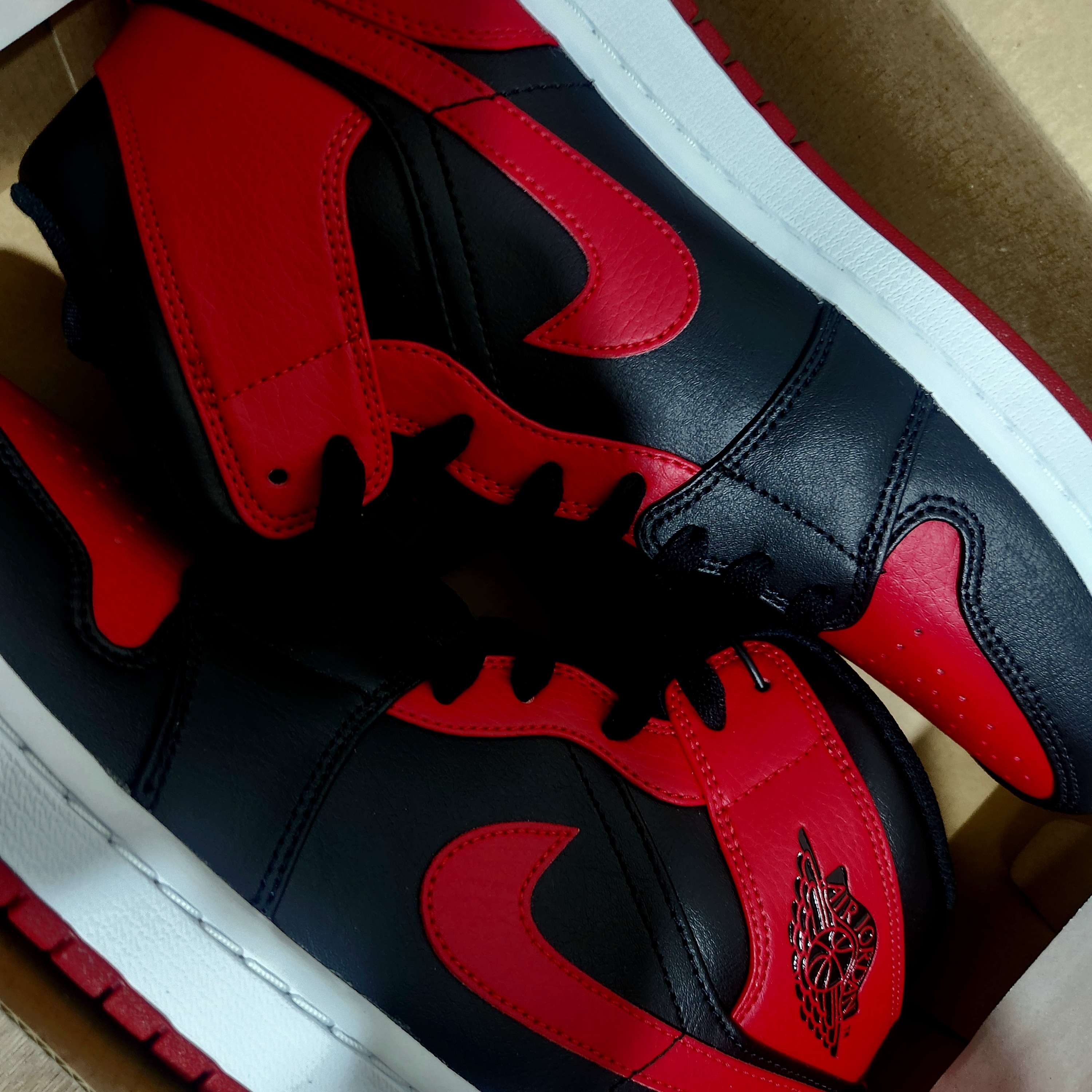 Jordan 1 Mid Bred Banned 2020 착용 스타일