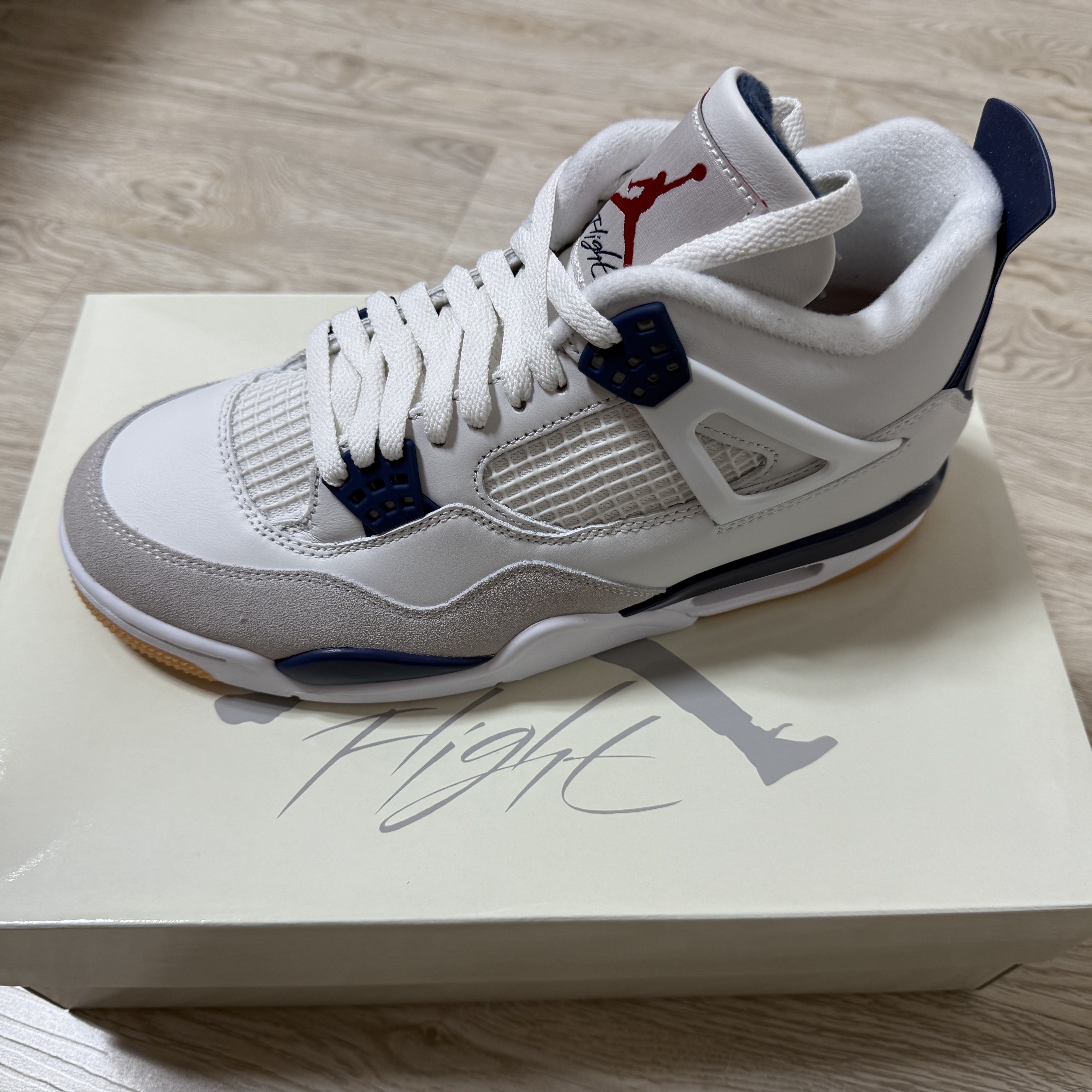 Jordan 4 x Nike SB Retro SP Navy 착용 스타일