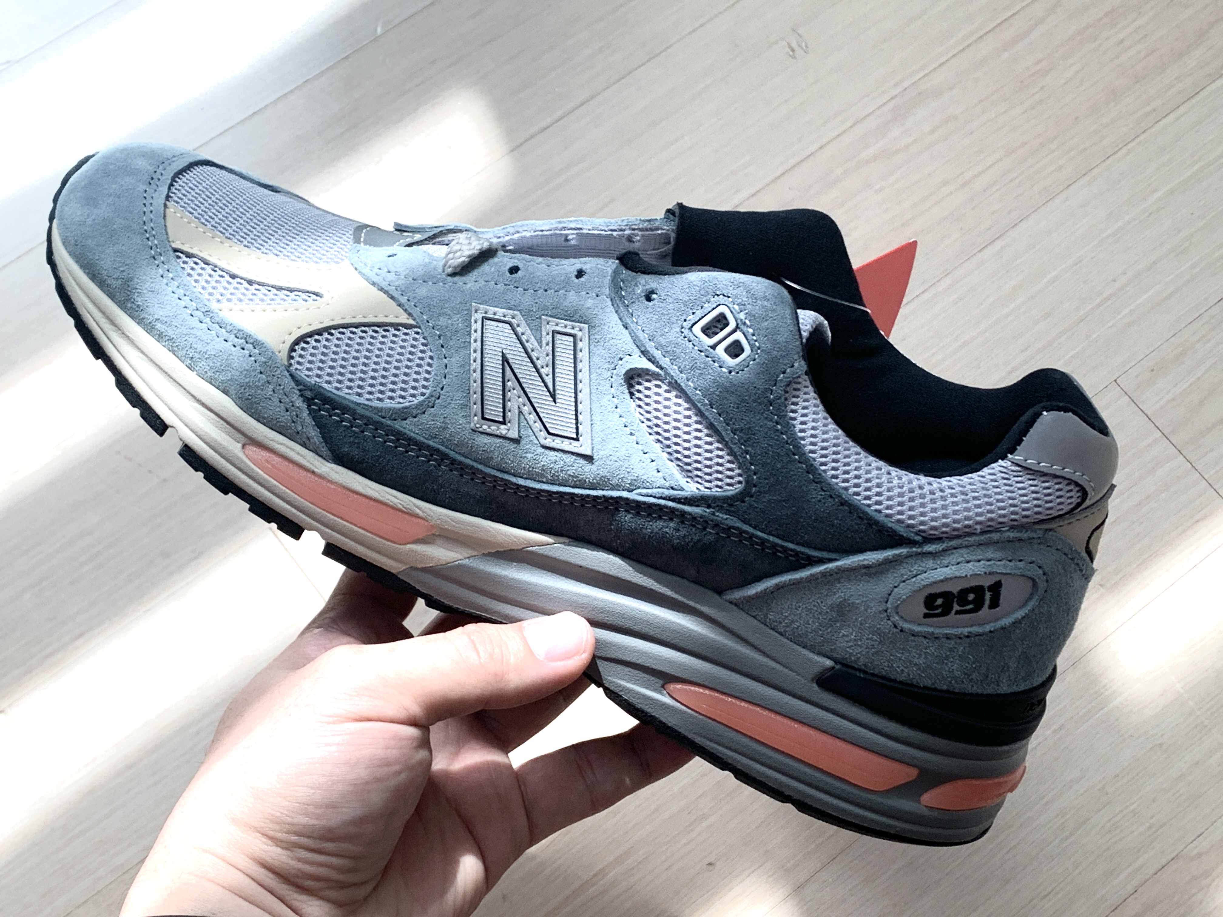 New Balance 991v2 Made in UK Blue Silver 착용 스타일