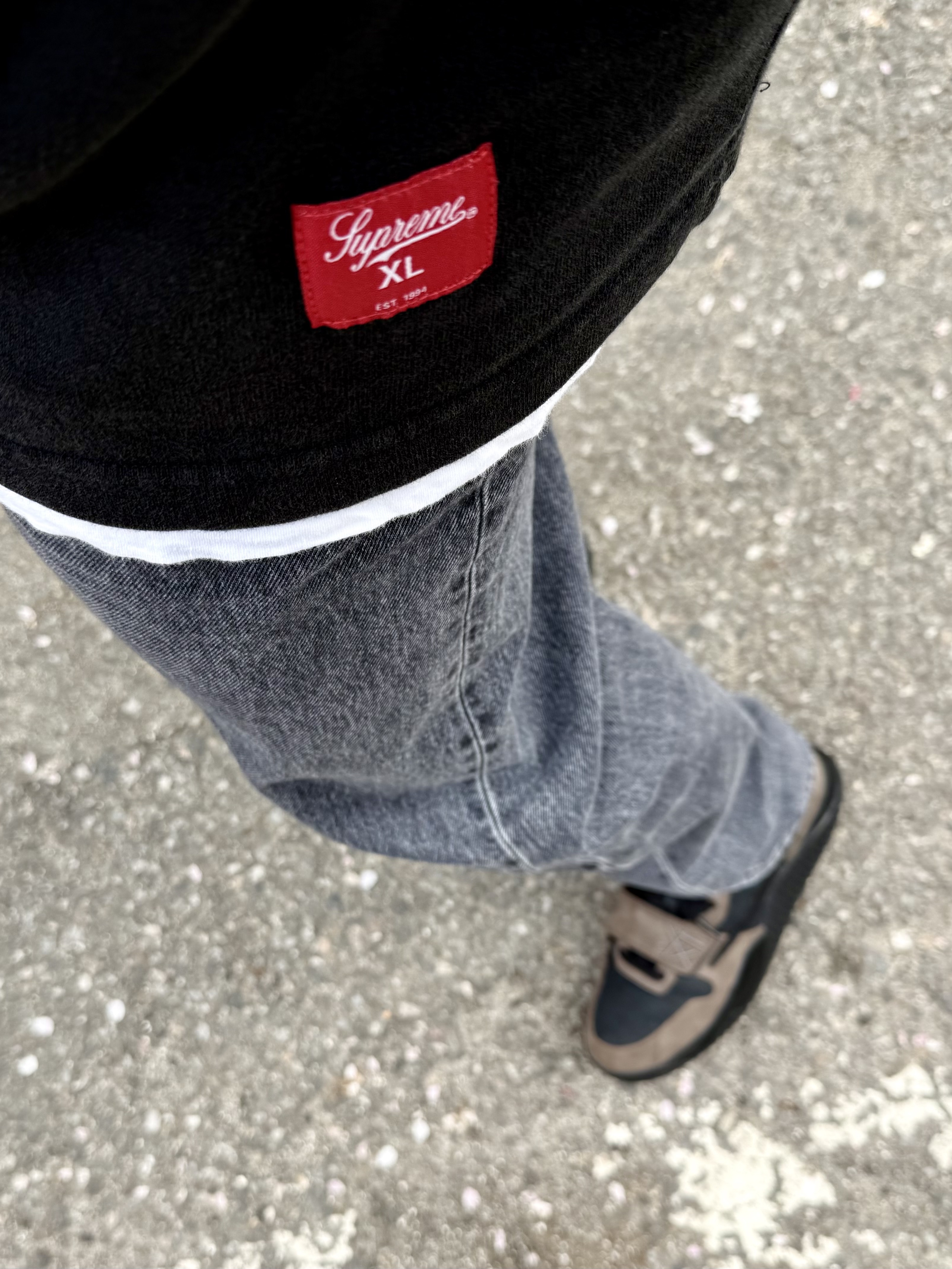 Jordan x Travis Scott Jumpman Jack TR Black and Dark Mocha, Supreme Regular Jean Black - 24SS 착용 스타일