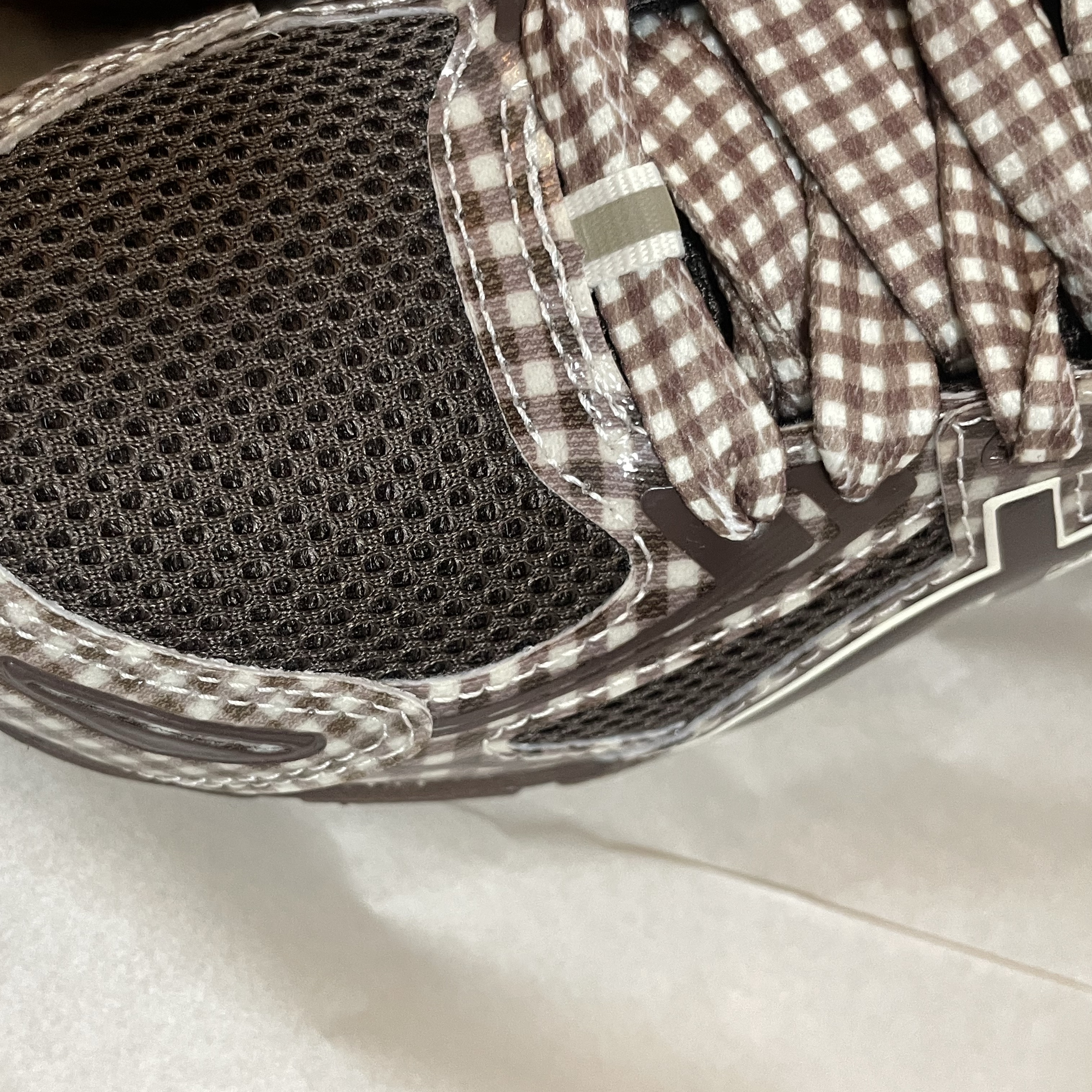 Asics x Story mfg. Gel-Venture 6 Reddish Brown 착용 스타일 - 2