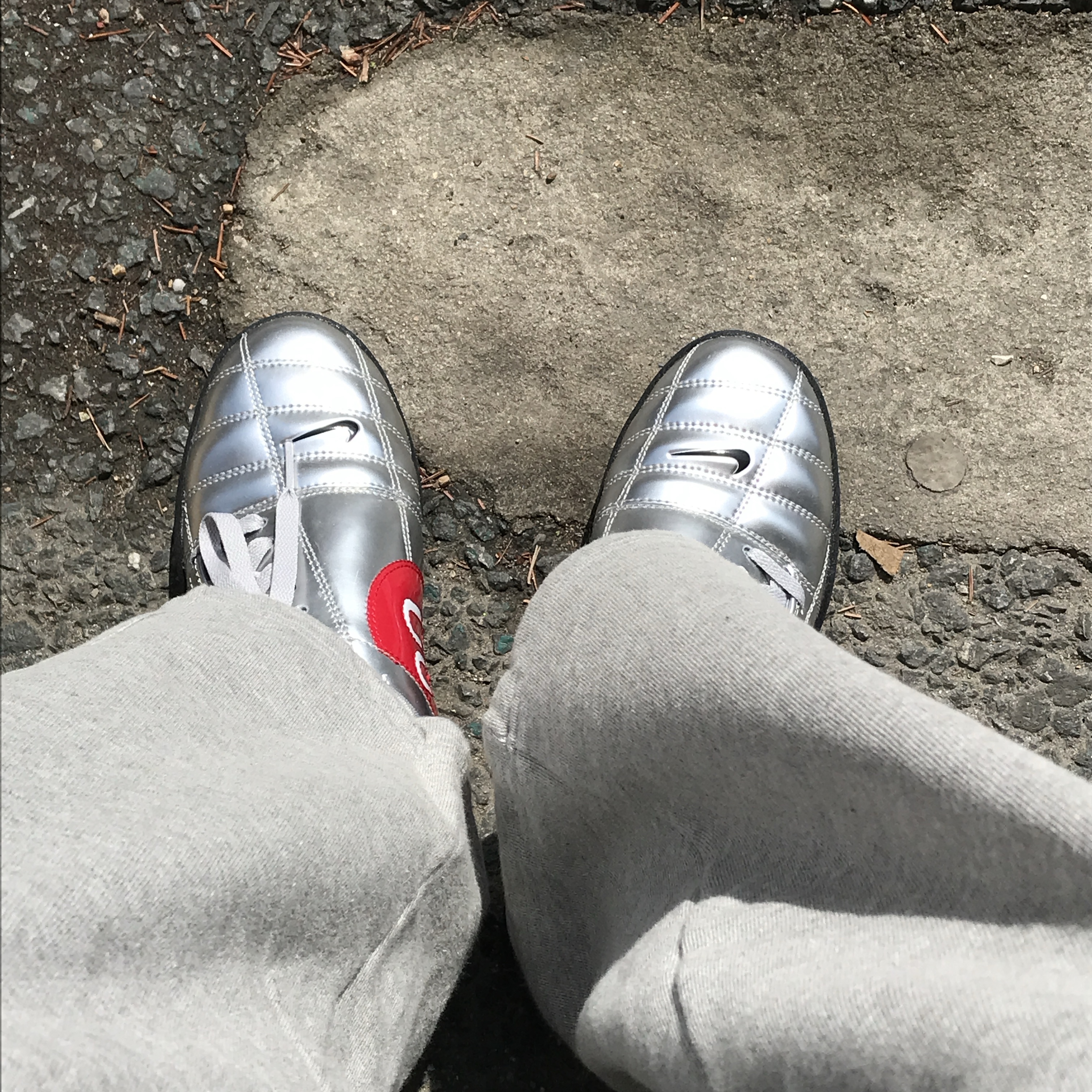 Nike Total 90 III SP Metallic Silver and Black 착용 스타일
