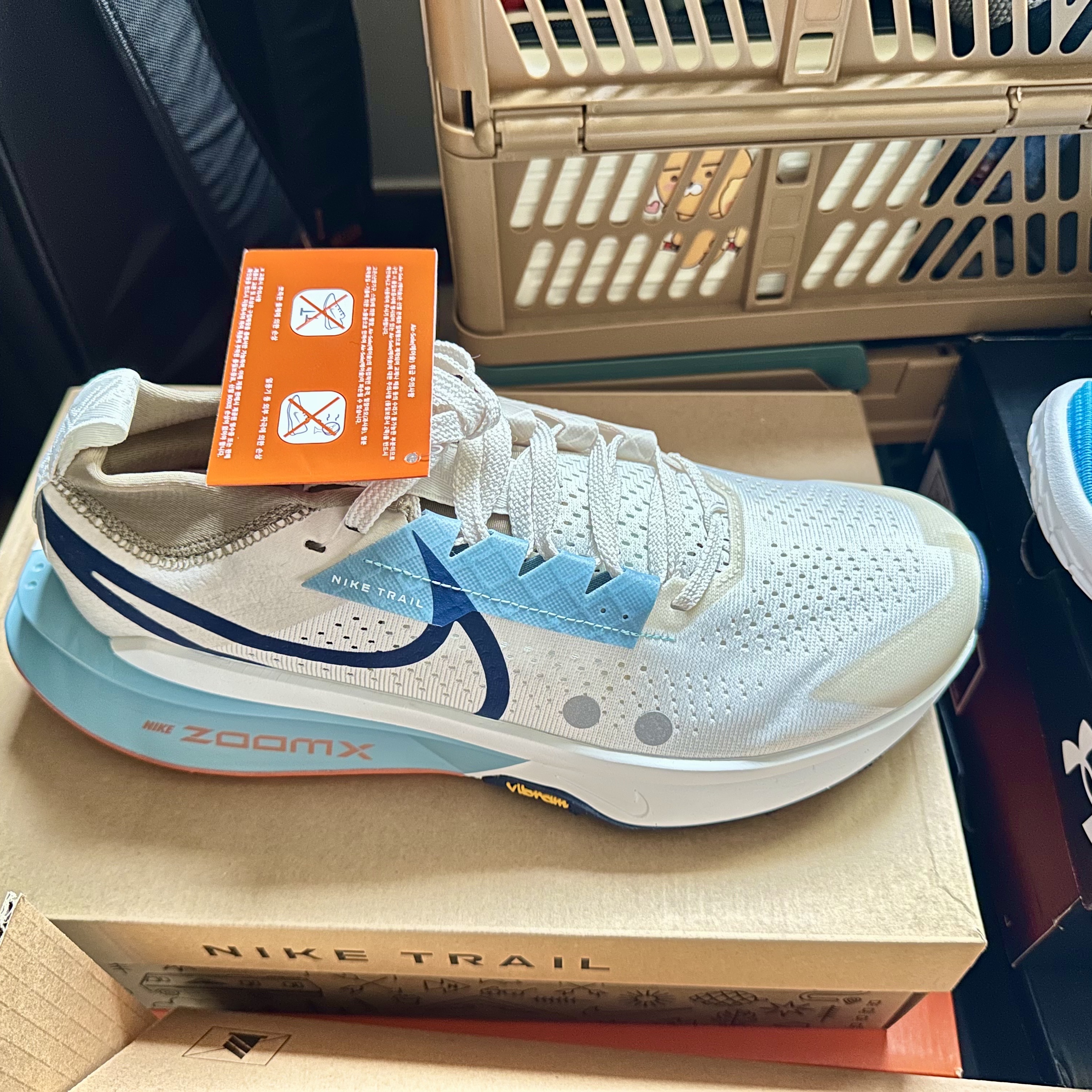 Nike ZoomX Zegama 2 Trail Phantom Midnight Navy 착용 스타일