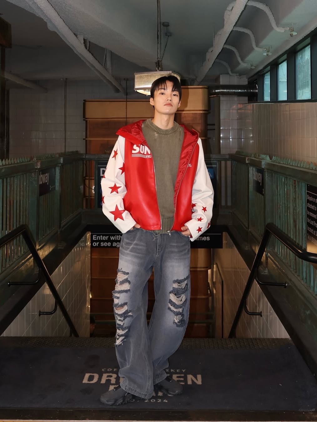 BLR Adjustable Waist Destroyed Denim Pants Light Blue 착용 스타일