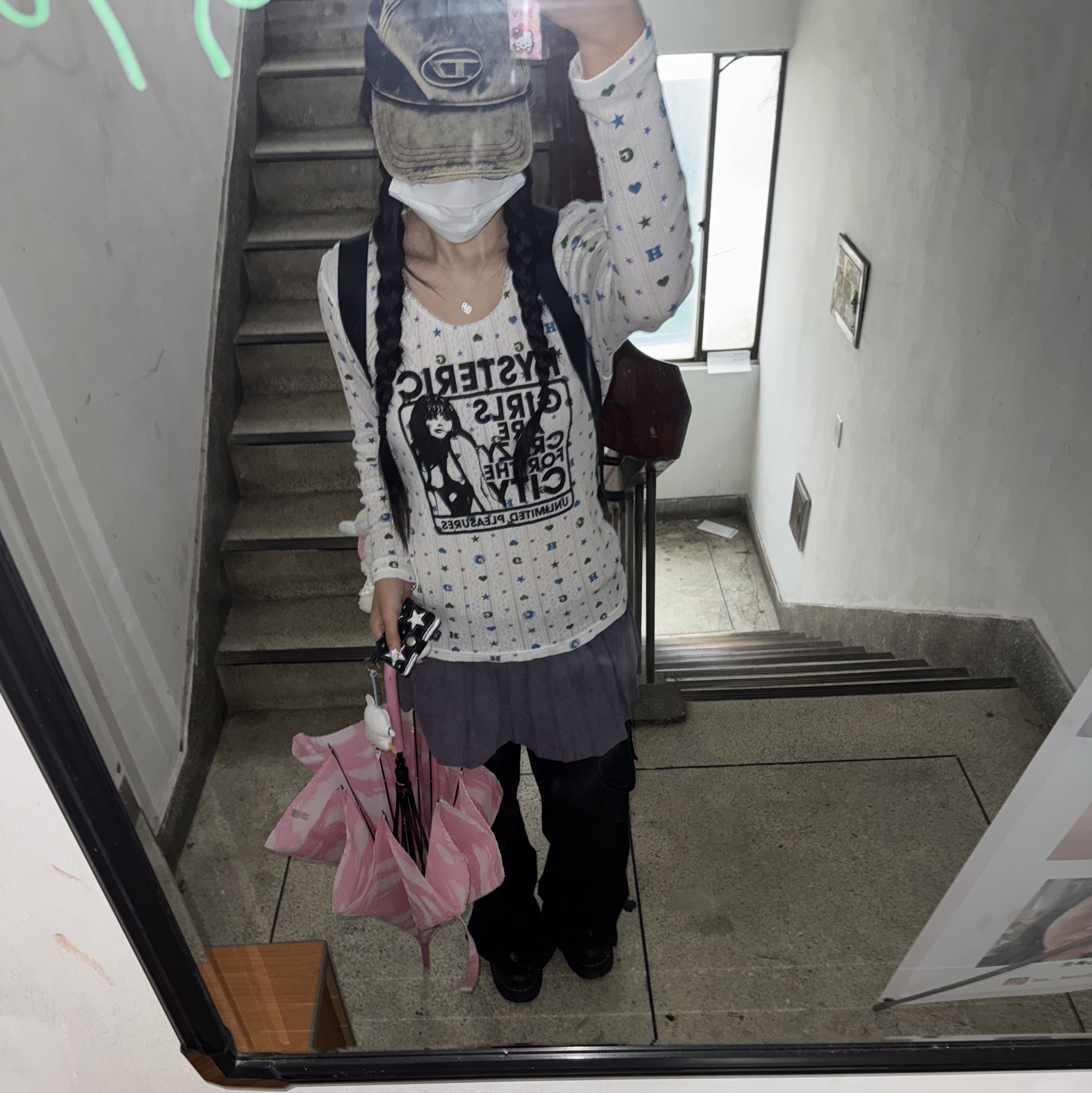 (W) Hysteric Glamour Girls Are Crazy Chibi T-Shirt White 착용 스타일 - 3