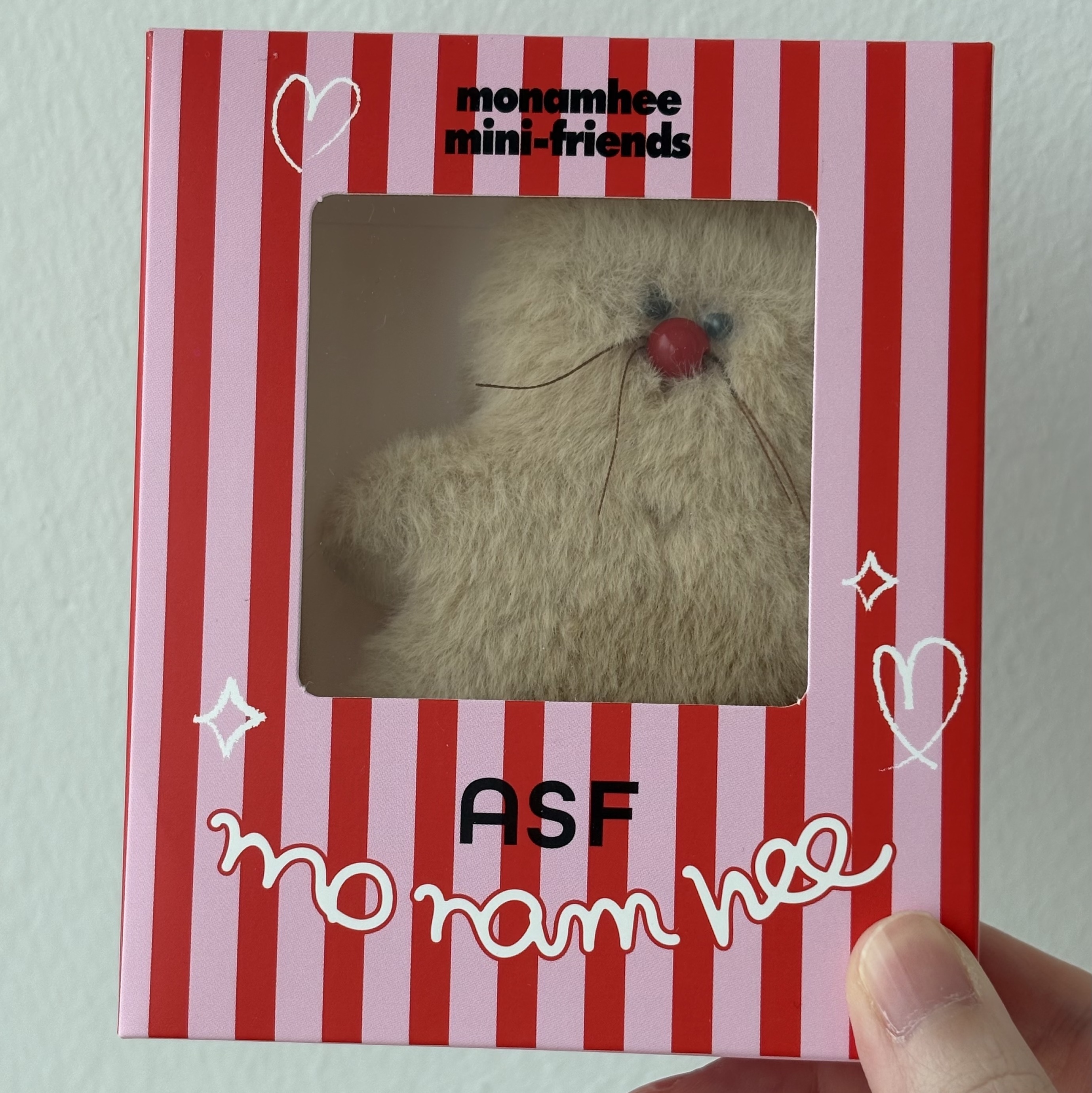 Monamhee x Amore Mall Rudolhee Phone Strap 착용 스타일 - 1