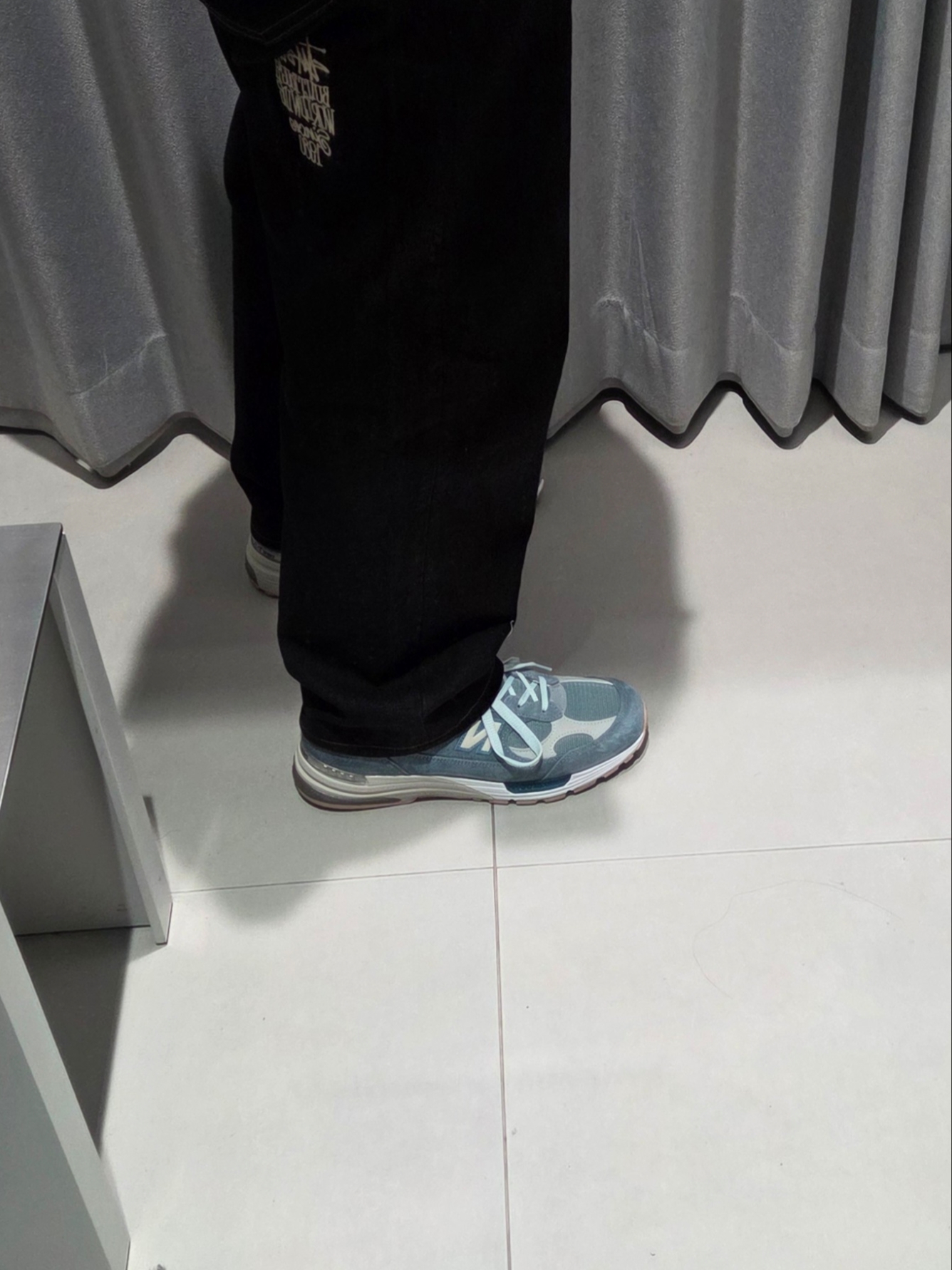 New Balance x Kith 992 Made in USA Aegean Blue Oyster, Stussy x Levi's Crispy Rinse 568 Jean Black 착용 스타일 - 1