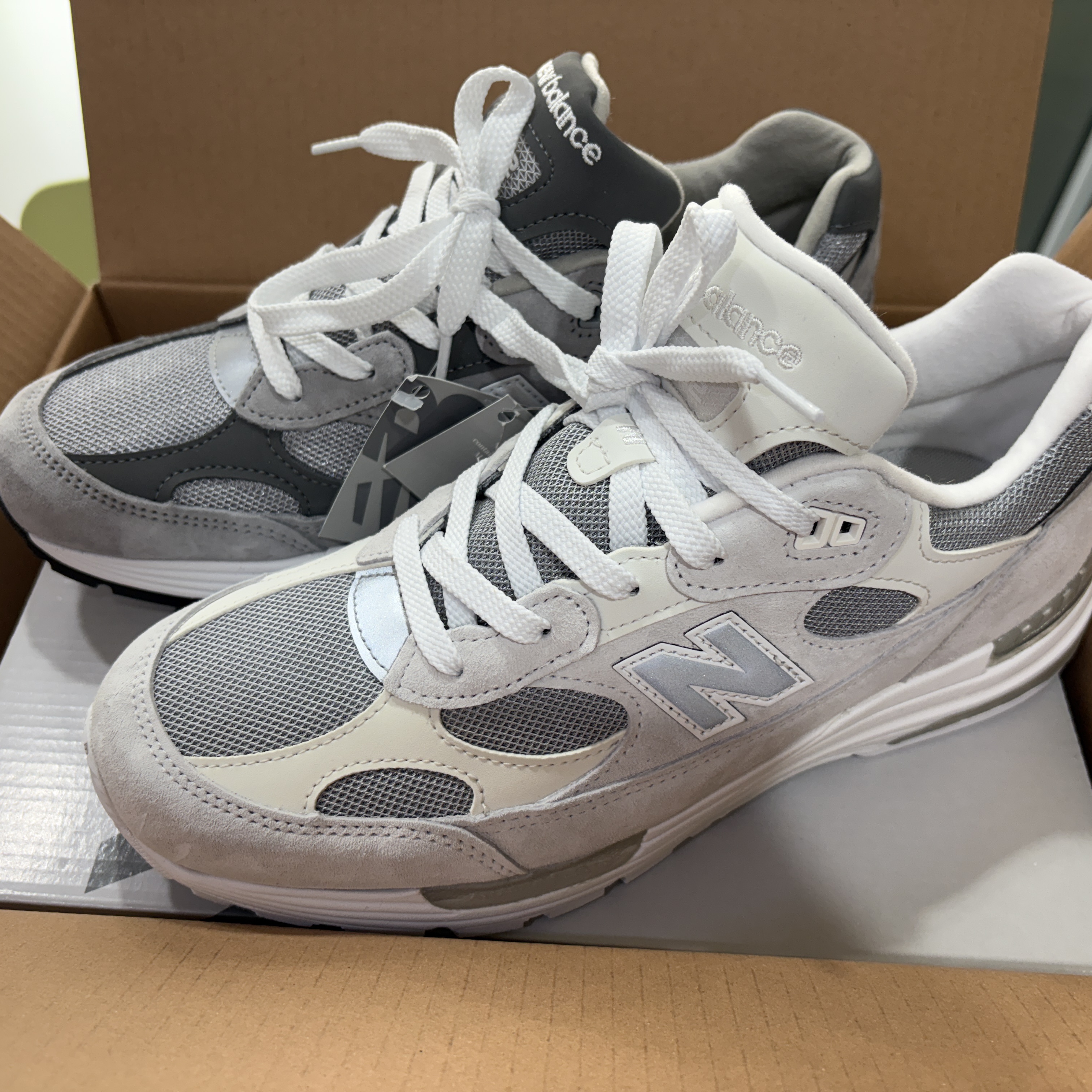 New Balance 992 Made in USA Core White Reflection 착용 스타일 - 2