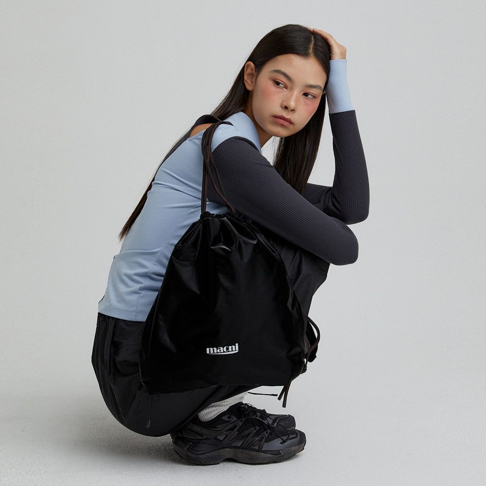 마크니 드로스트링 글로시 백팩 블랙(MACNI Drawstring Glossy Backpack Black) - 3