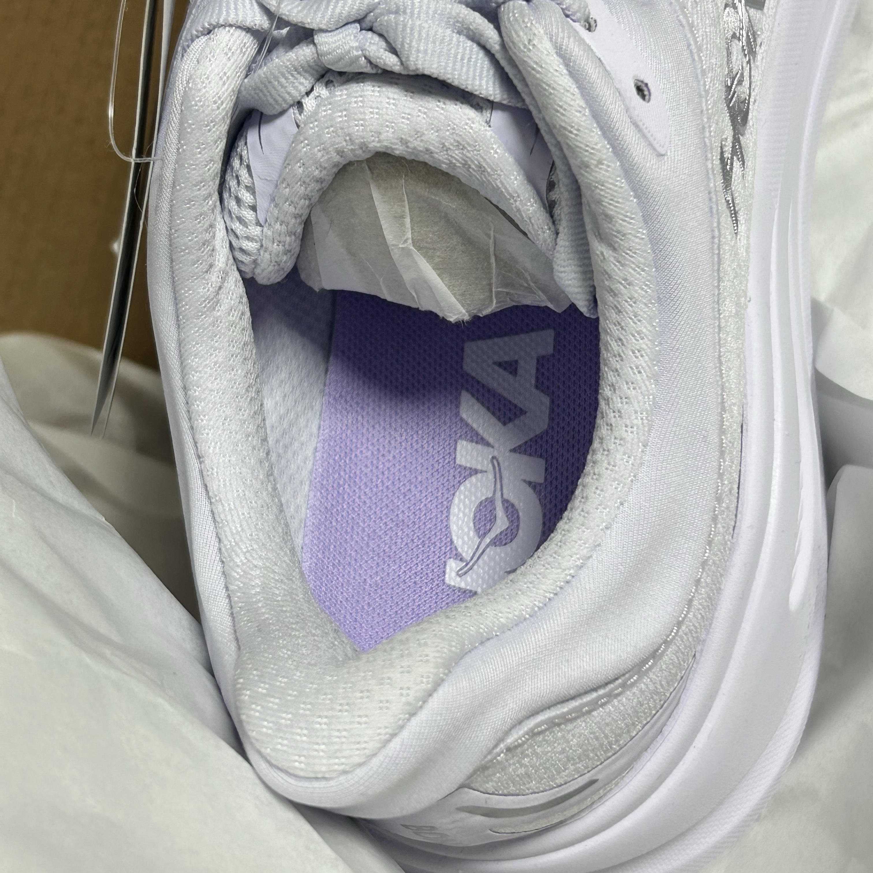 (W) Hoka Bondi 9  Starlight Glow - Regular 착용 스타일 - 3