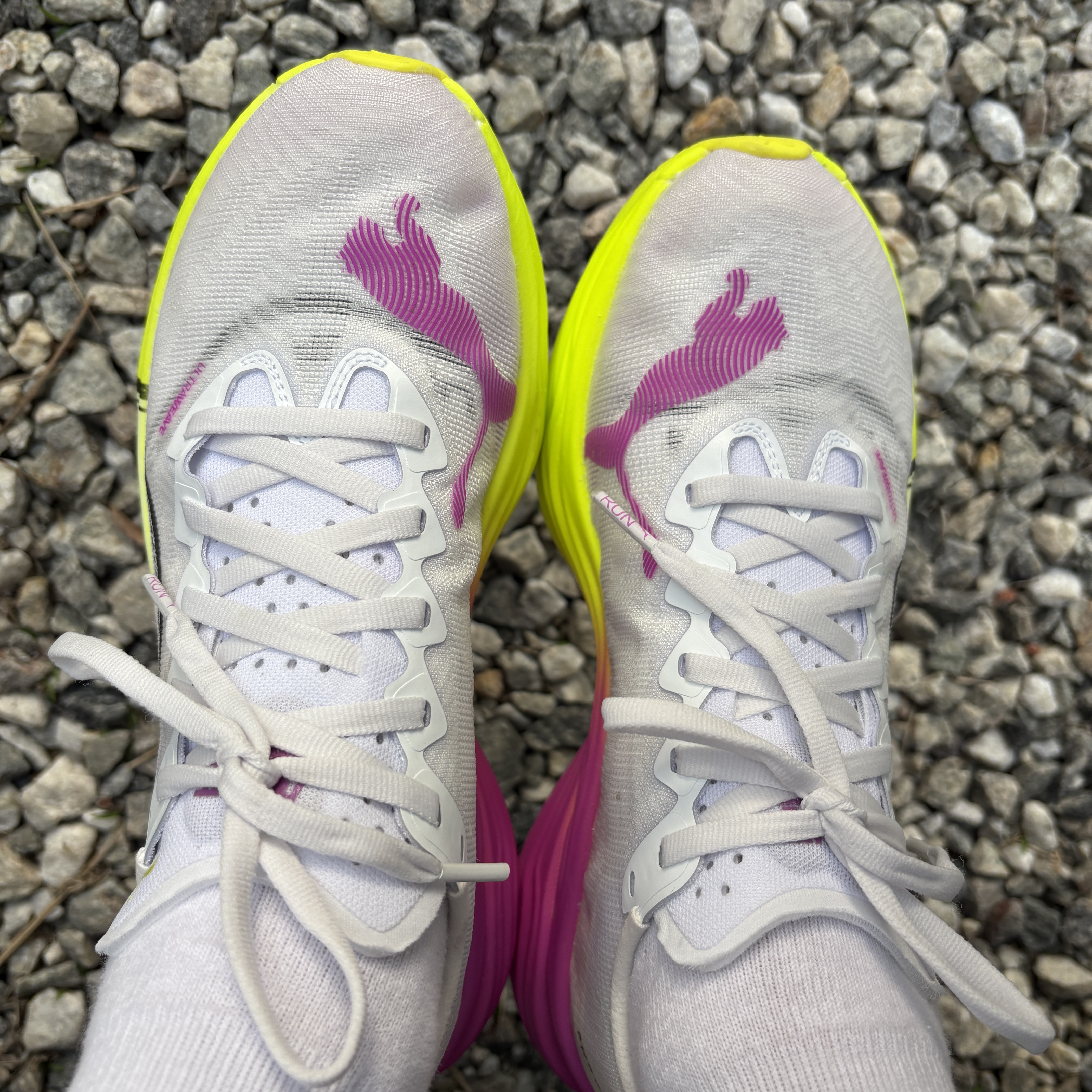 (W) Puma Deviate Nitro Elite 3 White Pure Magenta 착용 스타일