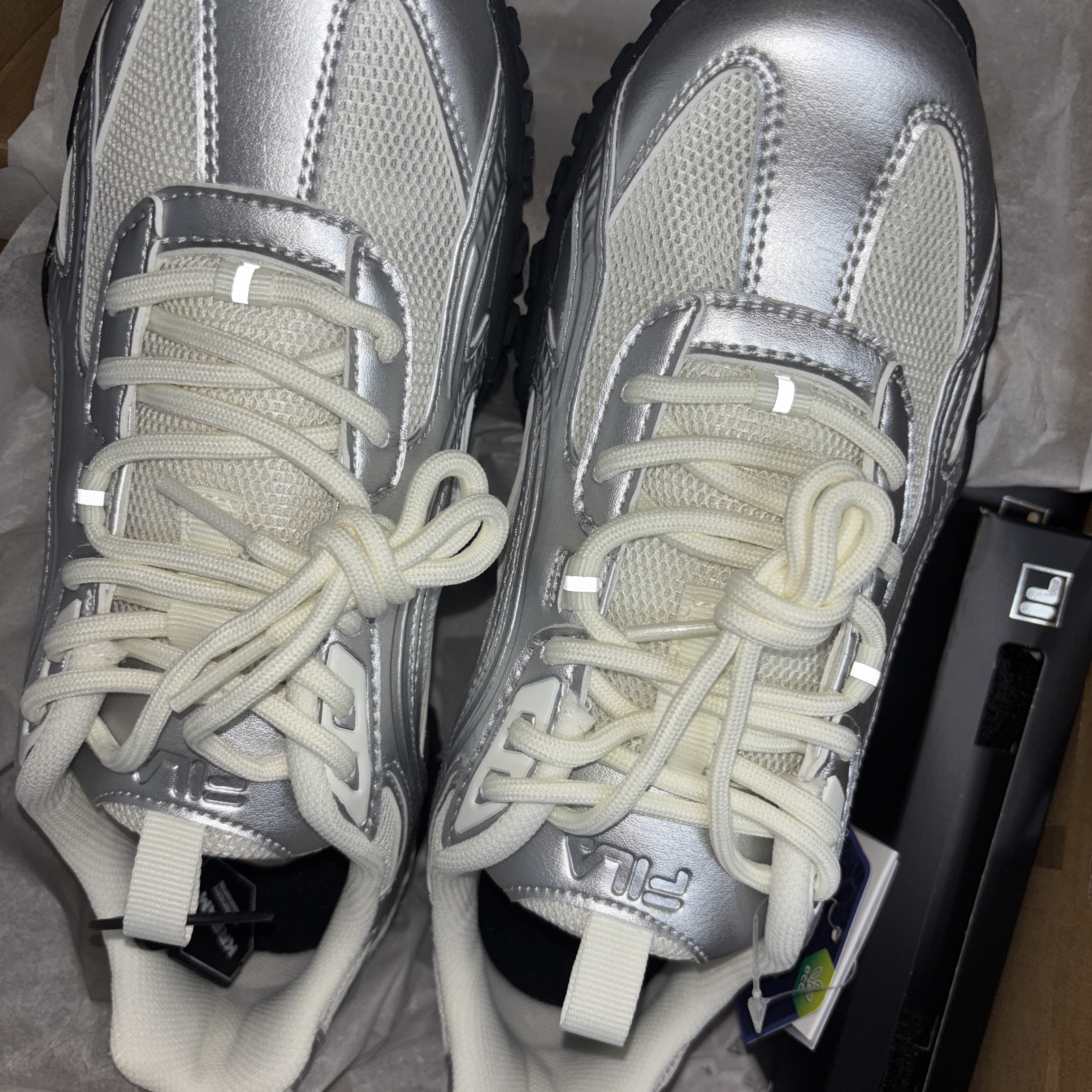 Fila Echappe MS Silver Moon 착용 스타일