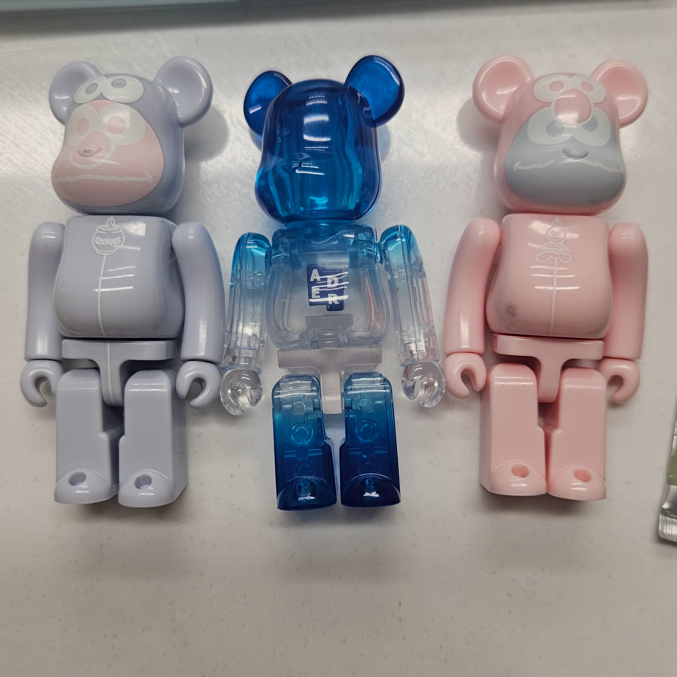 Bearbrick x Ader Error 100%, Bearbrick Series 48 Sealed Case 100% (24 Blind Boxes) 착용 스타일 - 1