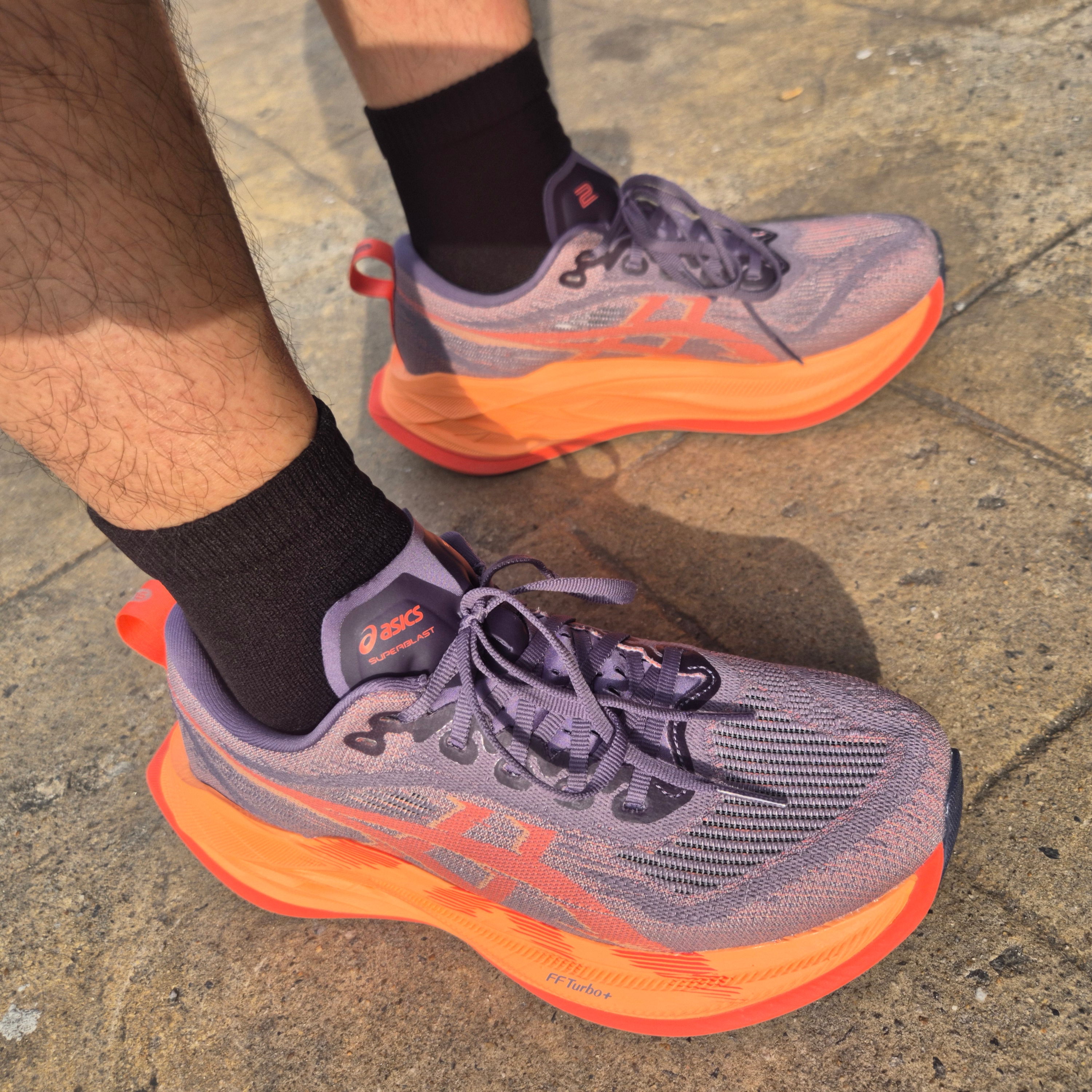 Asics Superblast 2 Greyish Purple Coral Reef 착용 스타일