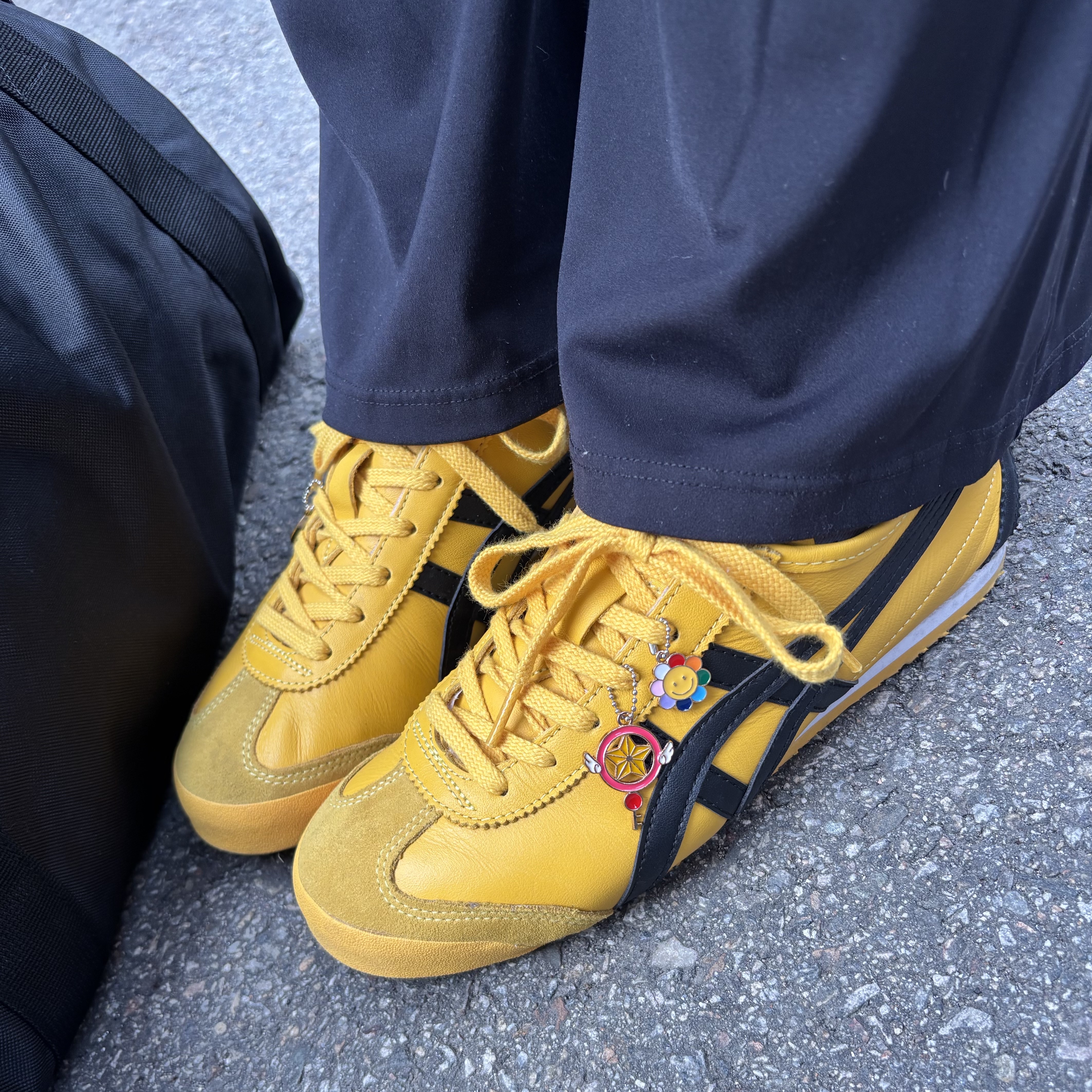Onitsuka Tiger Mexico 66 Yellow Black 착용 스타일
