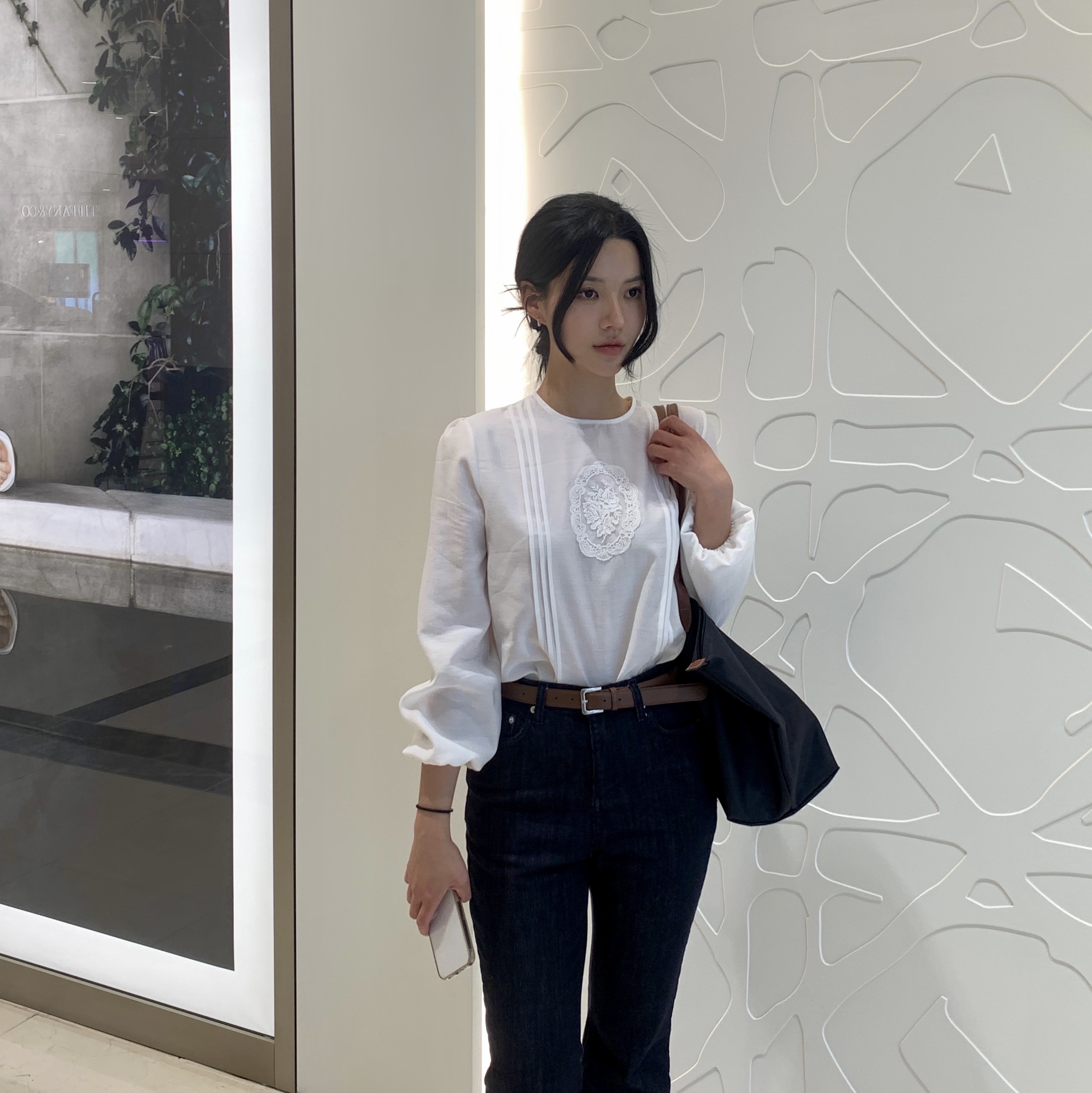 롱샴 르 플리아쥬 오리지널 토트백 M 블랙 착용 스타일 - 2