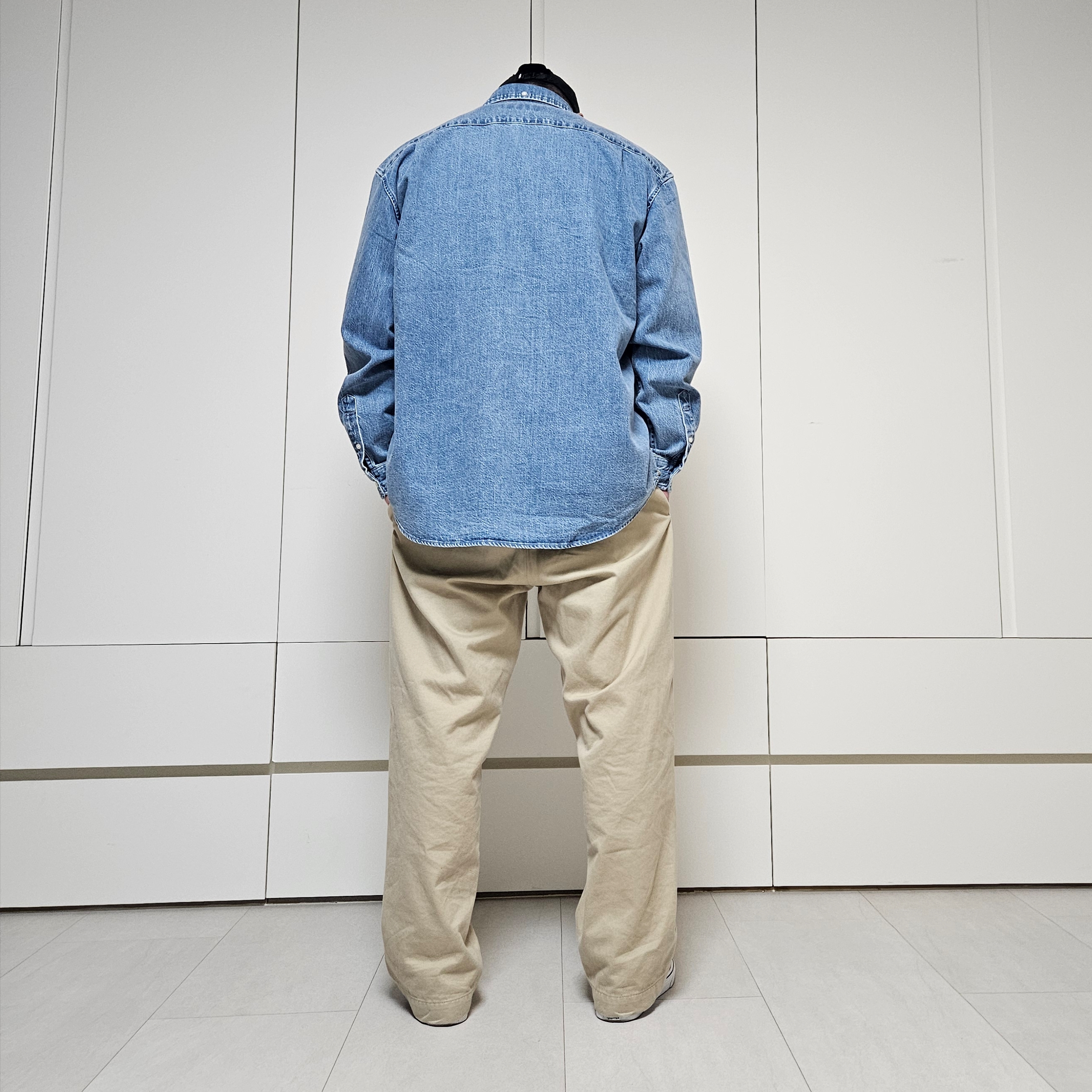 Supreme Small Box Denim Shirt Washed Indigo - 25SS, Supreme Chino Pant Tan - 24SS 착용 스타일 - 2