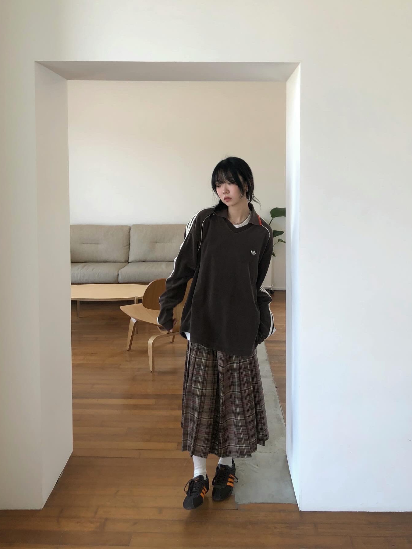 (W) Adidas Tokyo Dark Brown Orange, Adidas x Wales Bonner Towel Long Sleeve Dark Brown - US Sizing 착용 스타일 - 2
