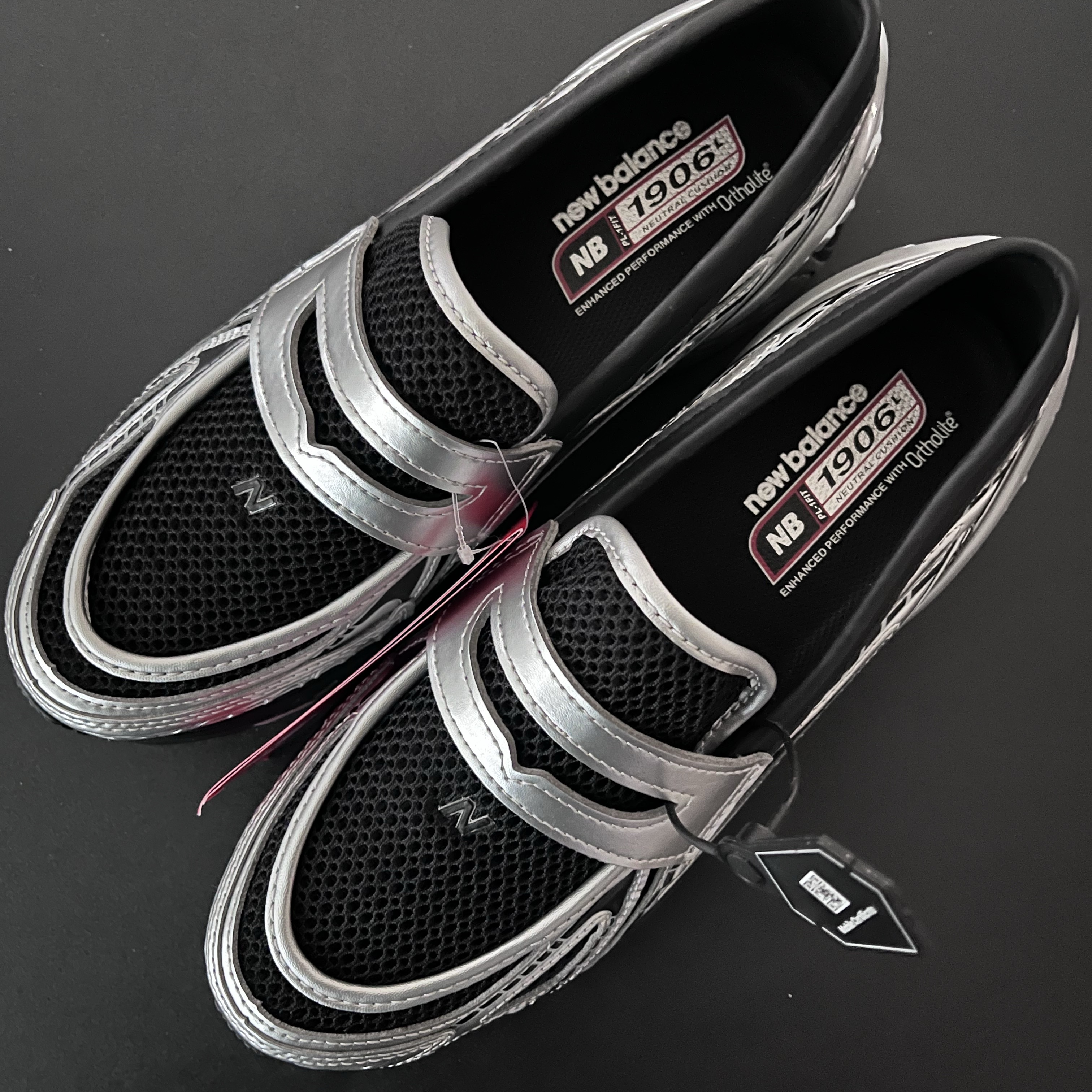 New Balance 1906L Silver Metallic Black 착용 스타일 - 3