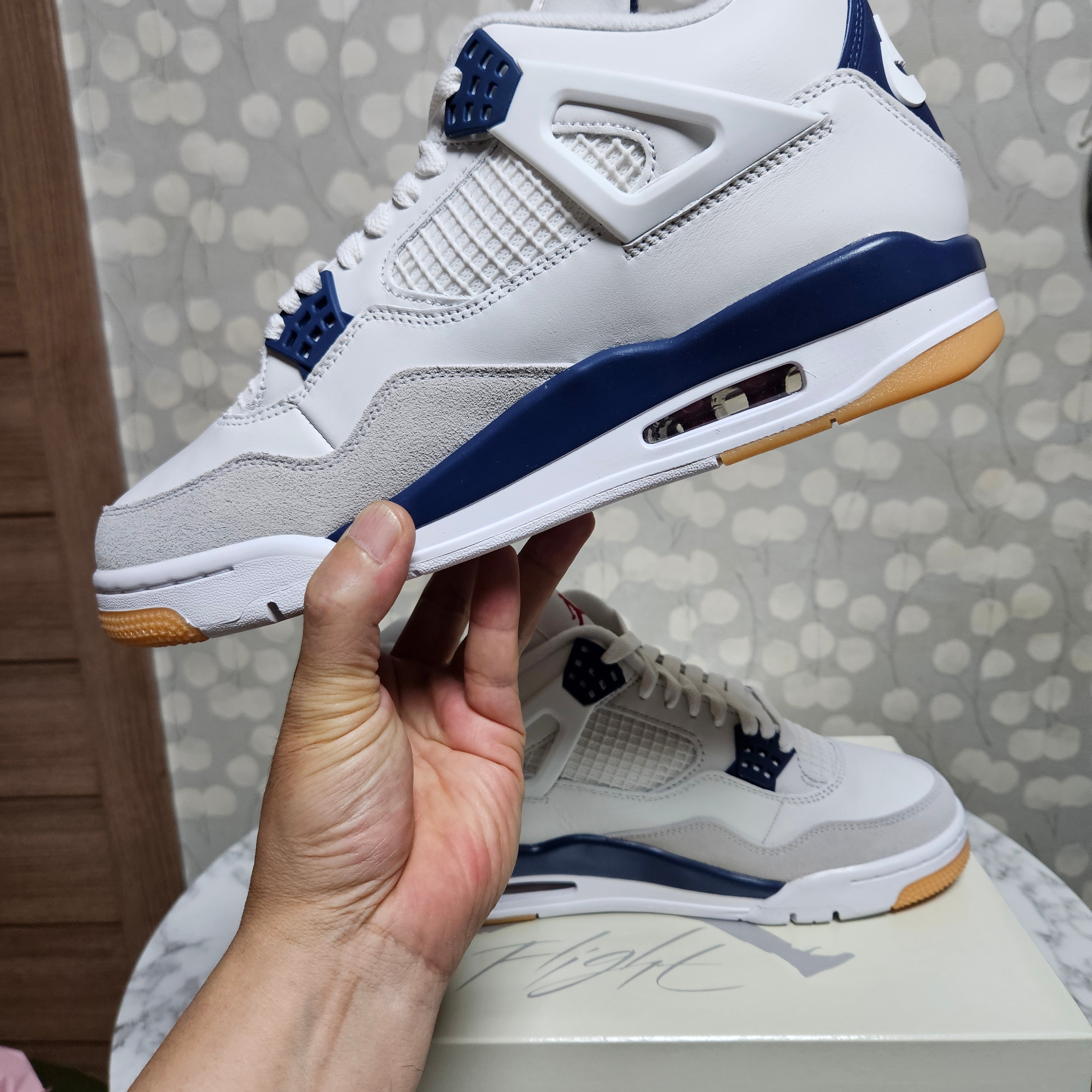 Jordan 4 x Nike SB Retro SP Navy 착용 스타일 - 1