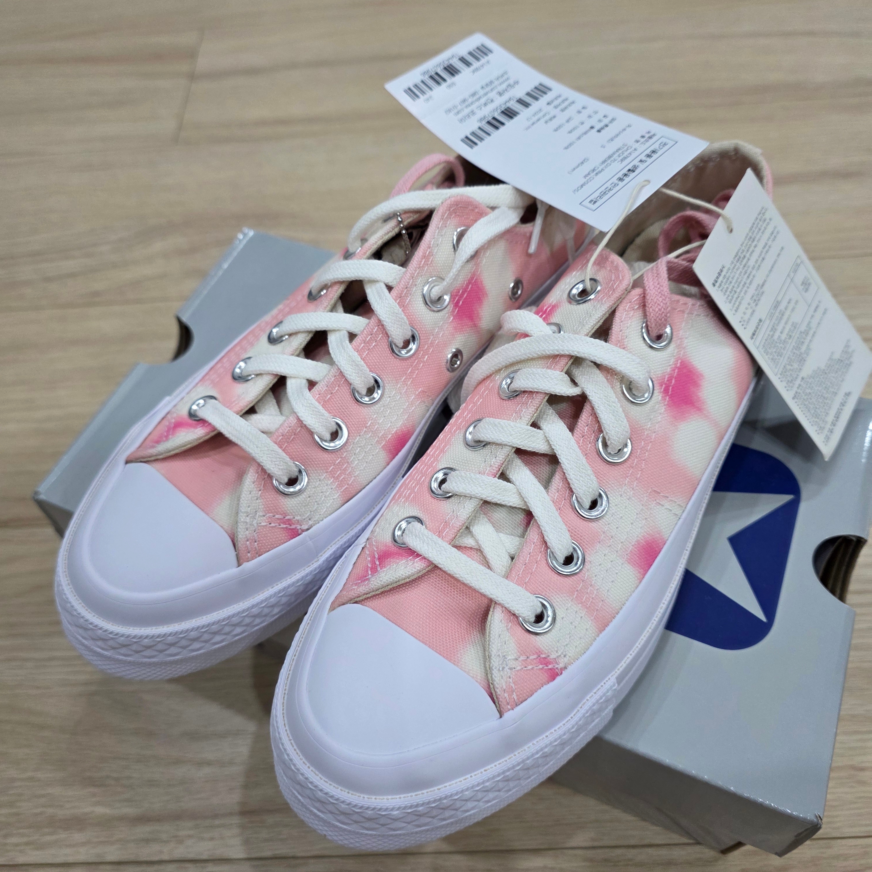 Converse x Kenzo Chuck 70 Ox Pink Cosmos Strawberry Cream 착용 스타일 - 1