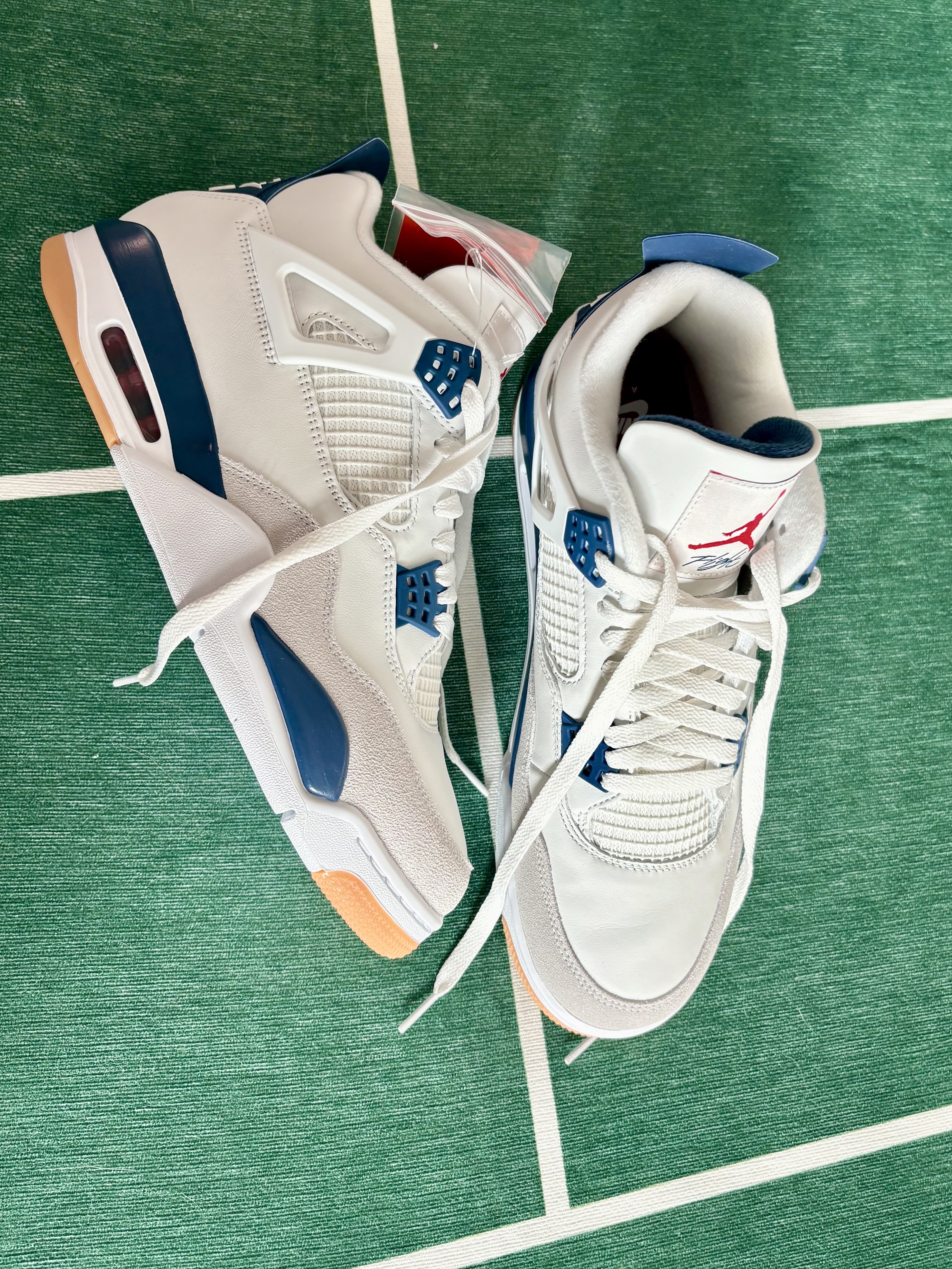 Jordan 4 x Nike SB Retro SP Navy 착용 스타일 - 2