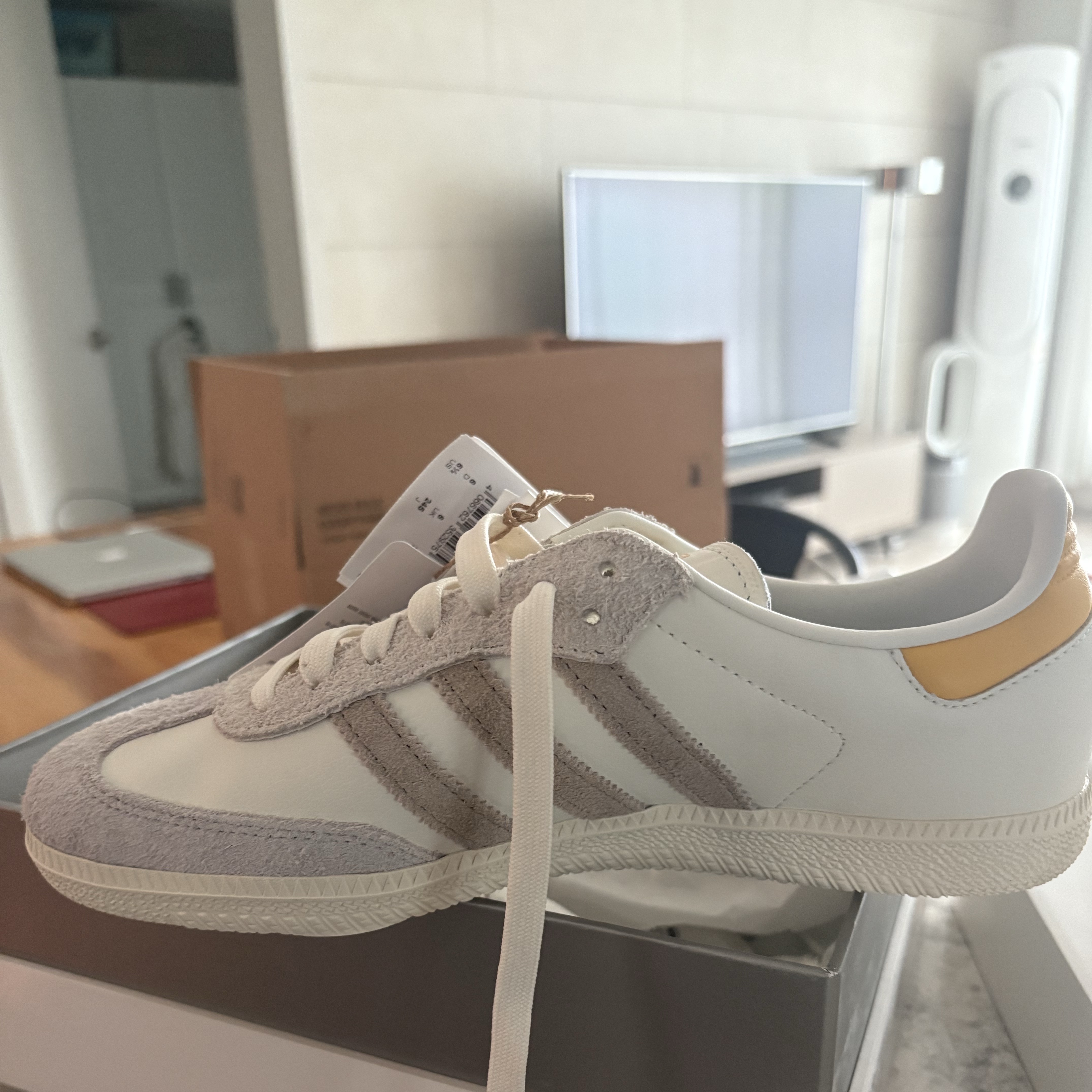Adidas x Kasina Samba Consortium Cup Off White Trace Khaki 착용 스타일 - 1
