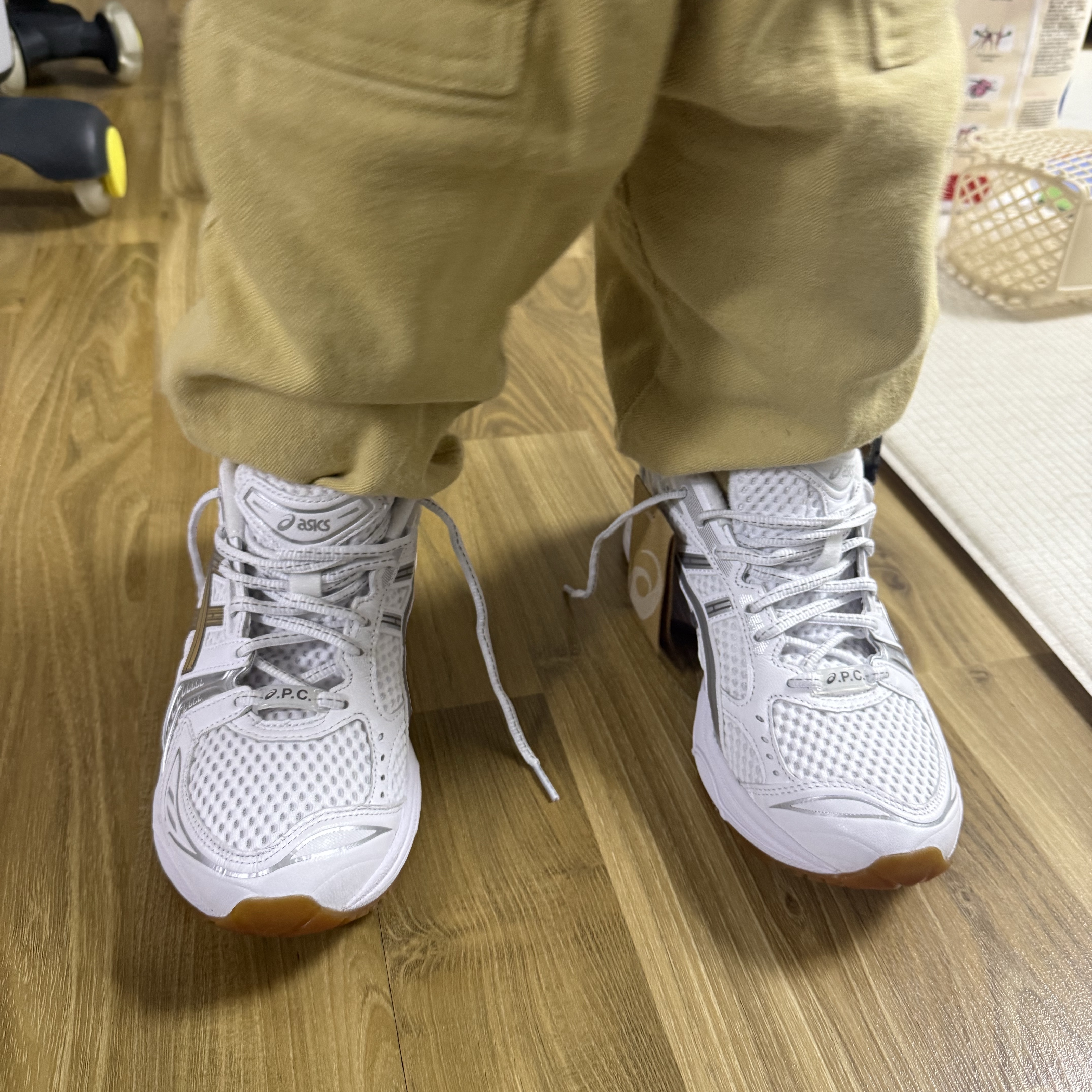 Asics x A.P.C. Gel-Kayano 14 White Pure Silver 착용 스타일