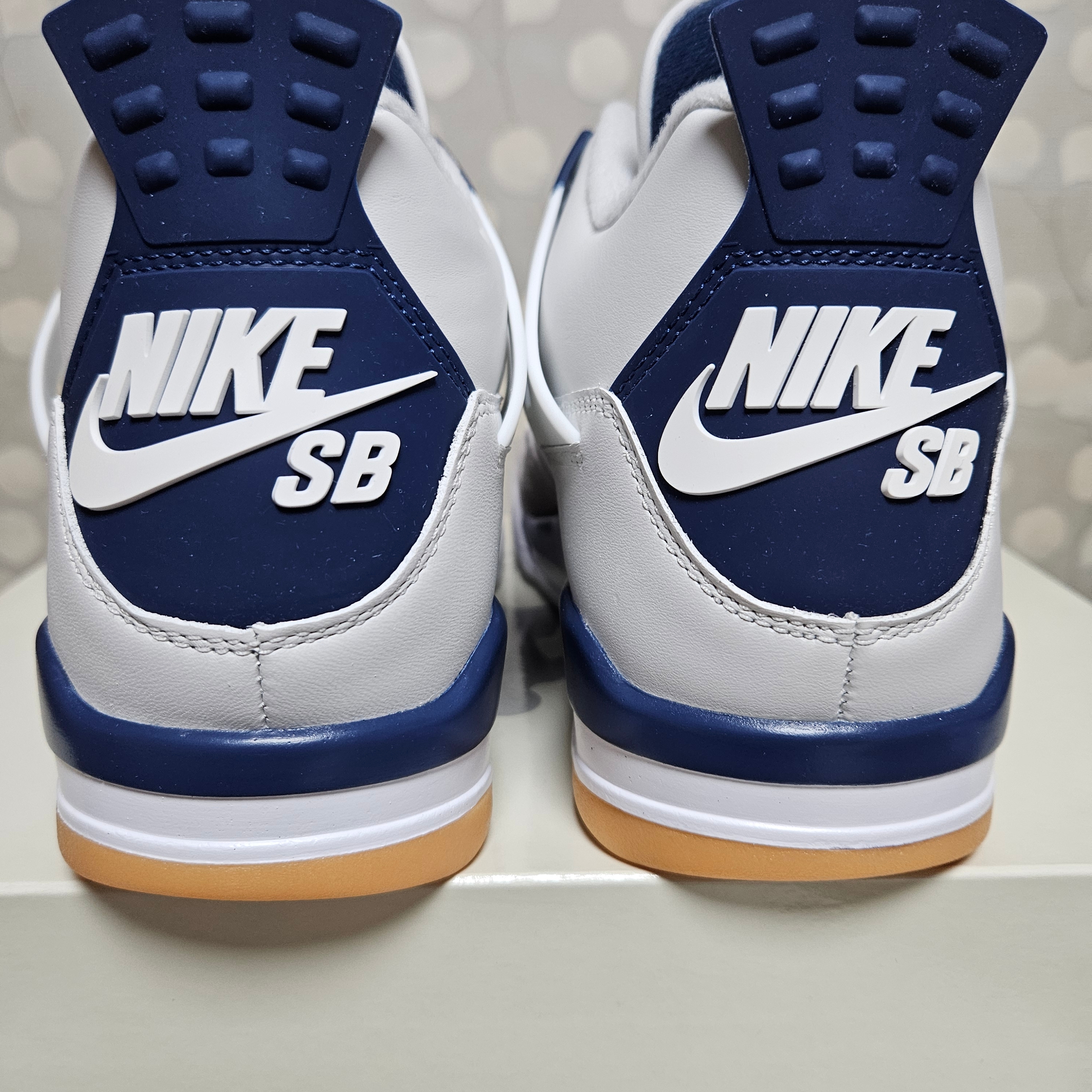 Jordan 4 x Nike SB Retro SP Navy 착용 스타일 - 2