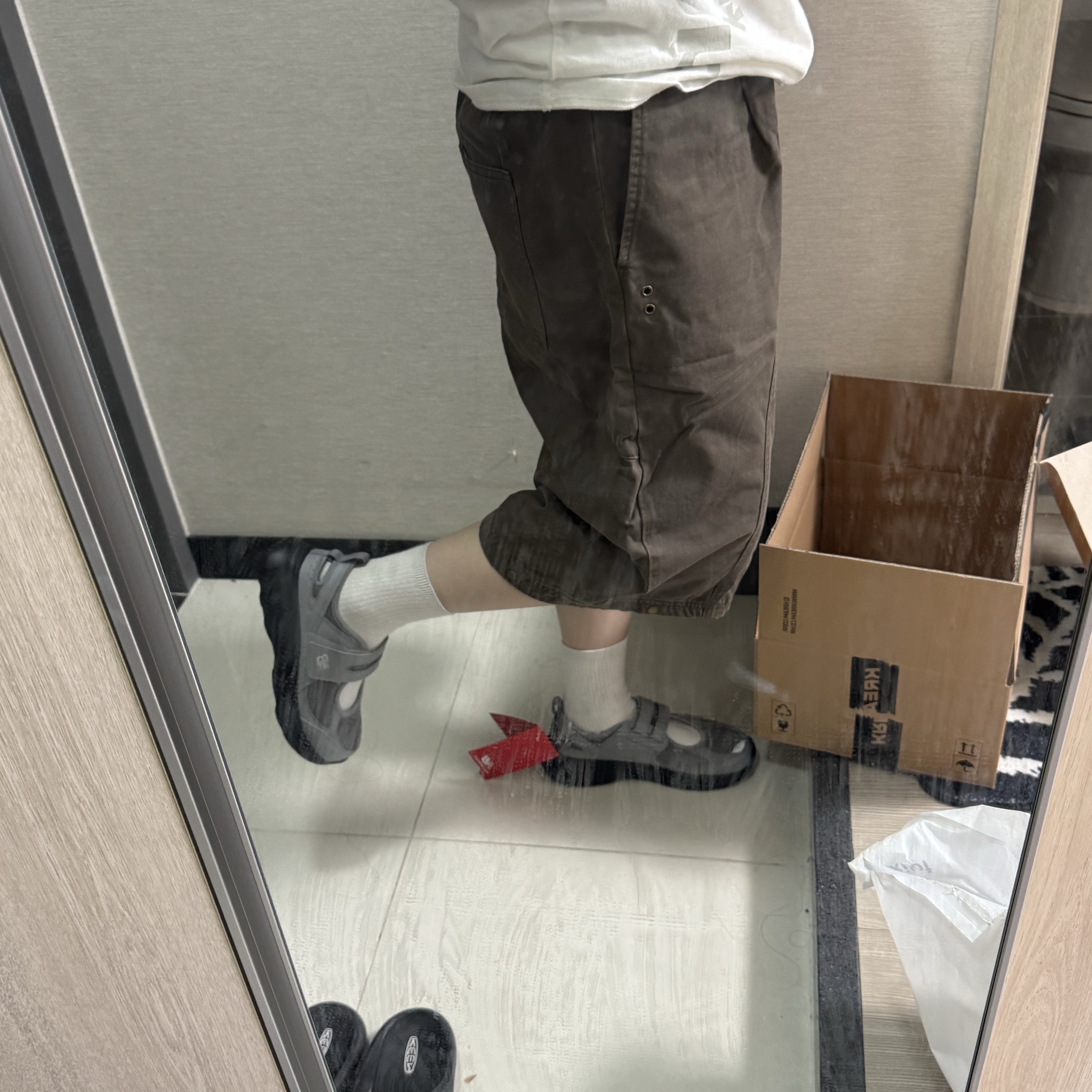 (W) New Balance Breeze SD2202 Gray 착용 스타일