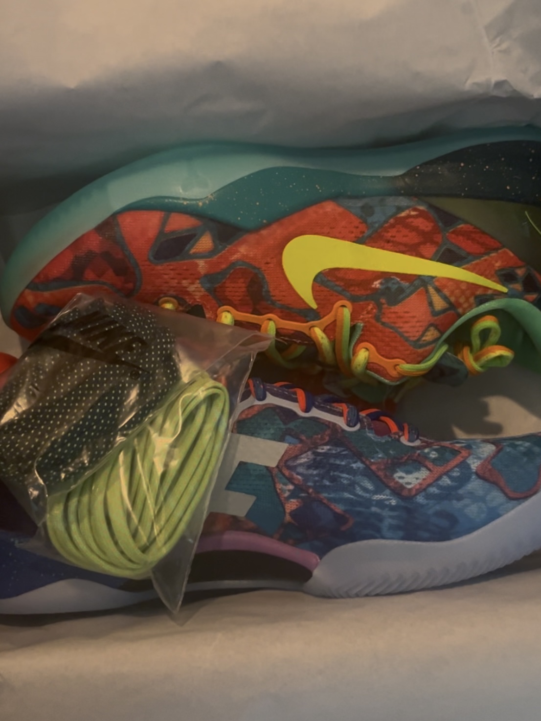 Nike Kobe 8 Protro What the Kobe, (GS) Nike Kobe 8 Protro What the Kobe 착용 스타일 - 1