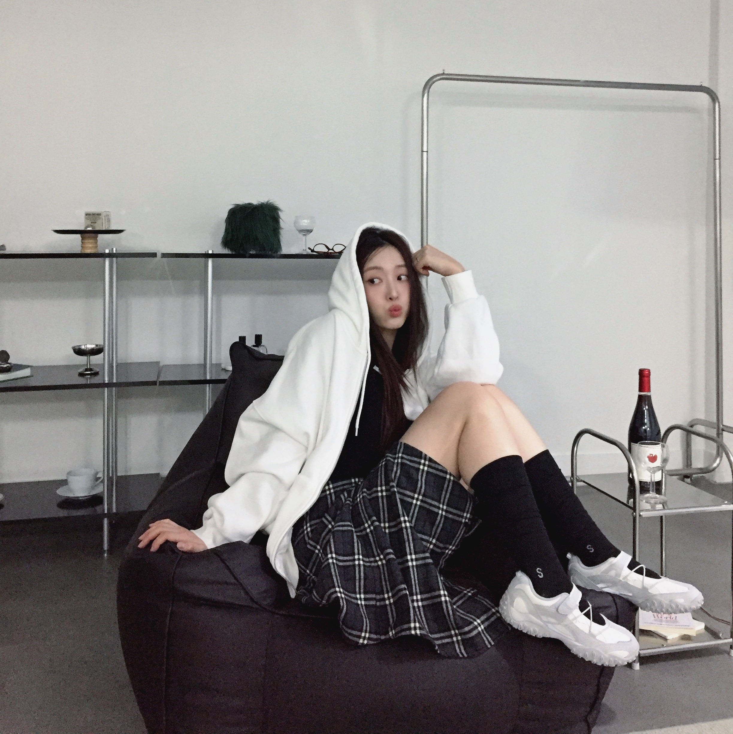 [6% 적립] FILA Echappe Velcro Maryjane Grey 착용 스타일 - 3