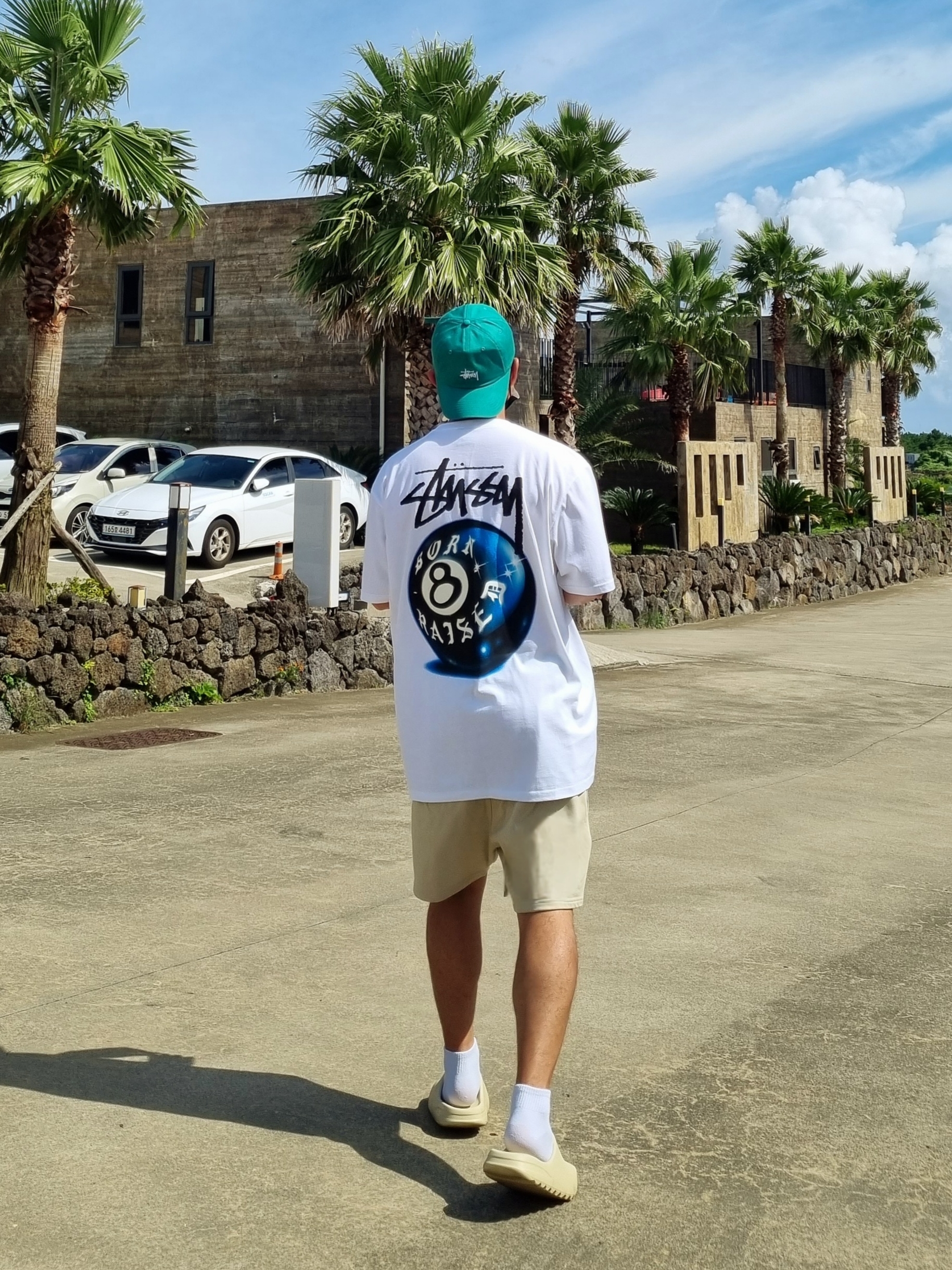 Stussy x Born X Raised 8 Ball T-Shirt White 착용 스타일