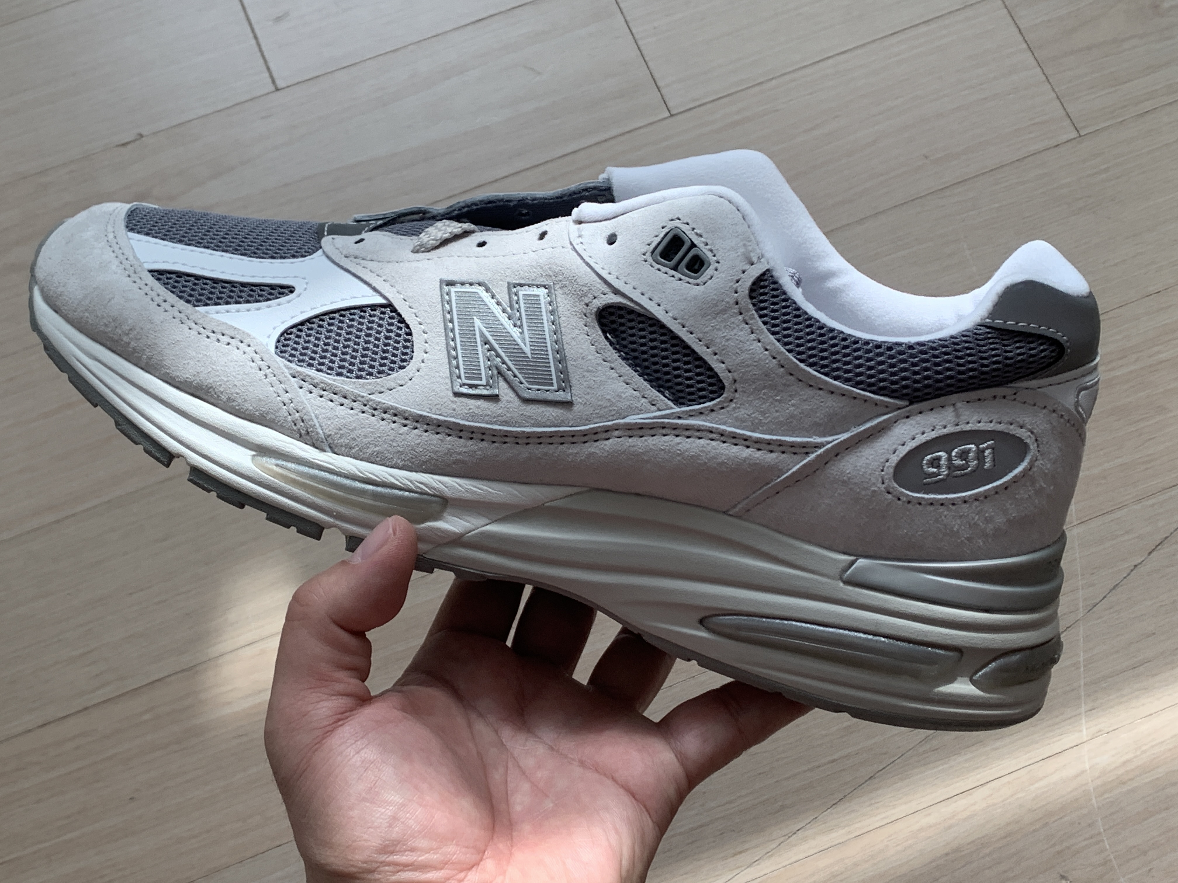 New Balance 991v2 Made in UK Nimbus Cloud Cool Grey - D Standard 착용 스타일