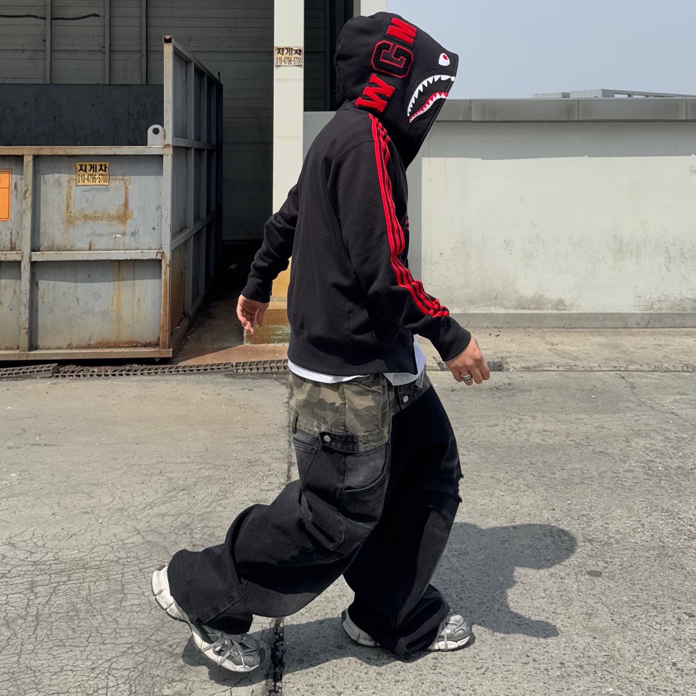 Adidas x BAPE Ultimate Shark Hoodie Black - KR Sizing, Adidas x BAPE Ultimate Shark Hoodie Black - US Sizing 착용 스타일 - 1