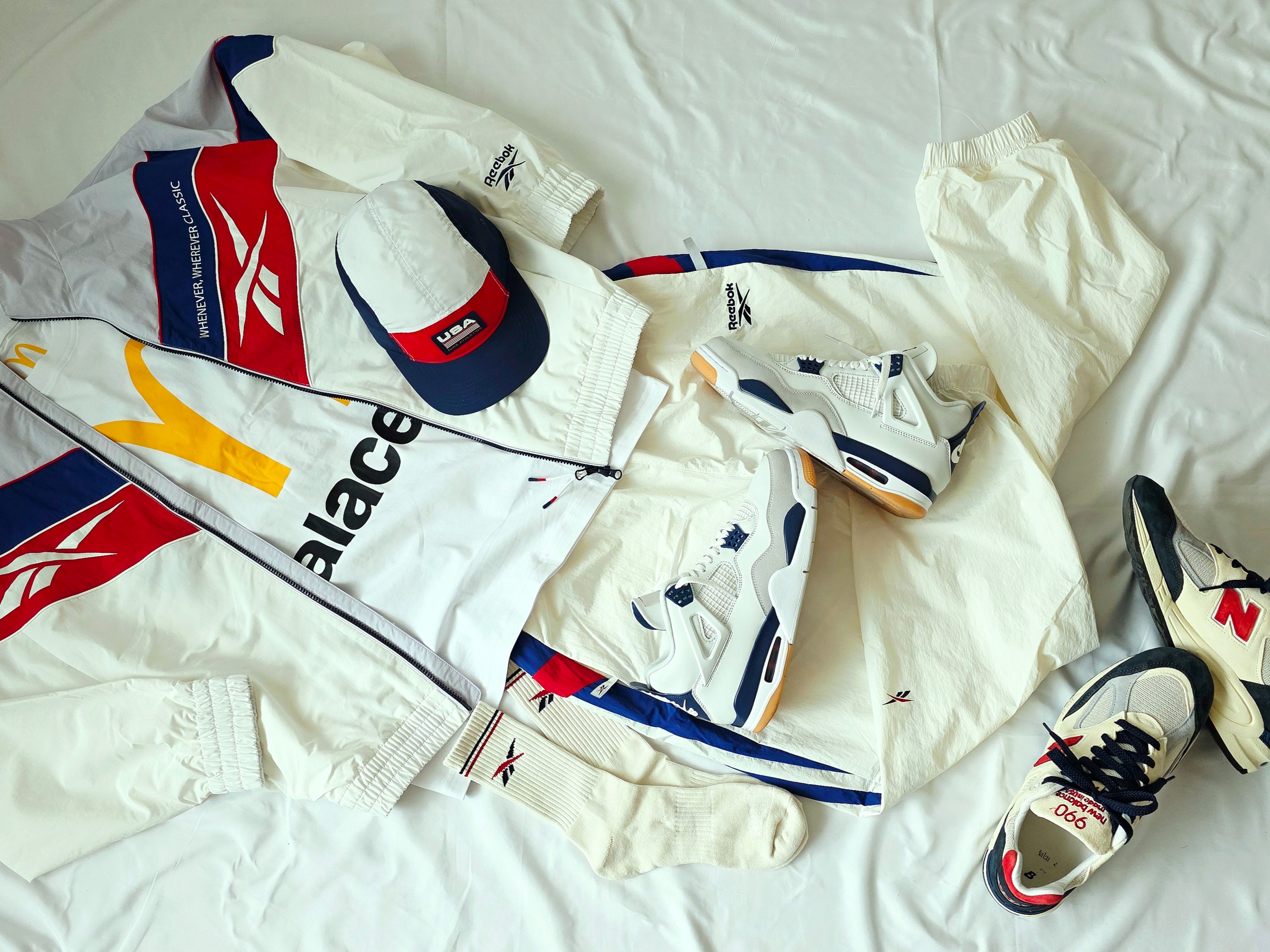 Reebok Twin Vector Windbreaker Off White, Palace x McDonald's Logo T-Shirt White - 23FW ์ฐฉ์ฉ ์คํ์ผ - 3