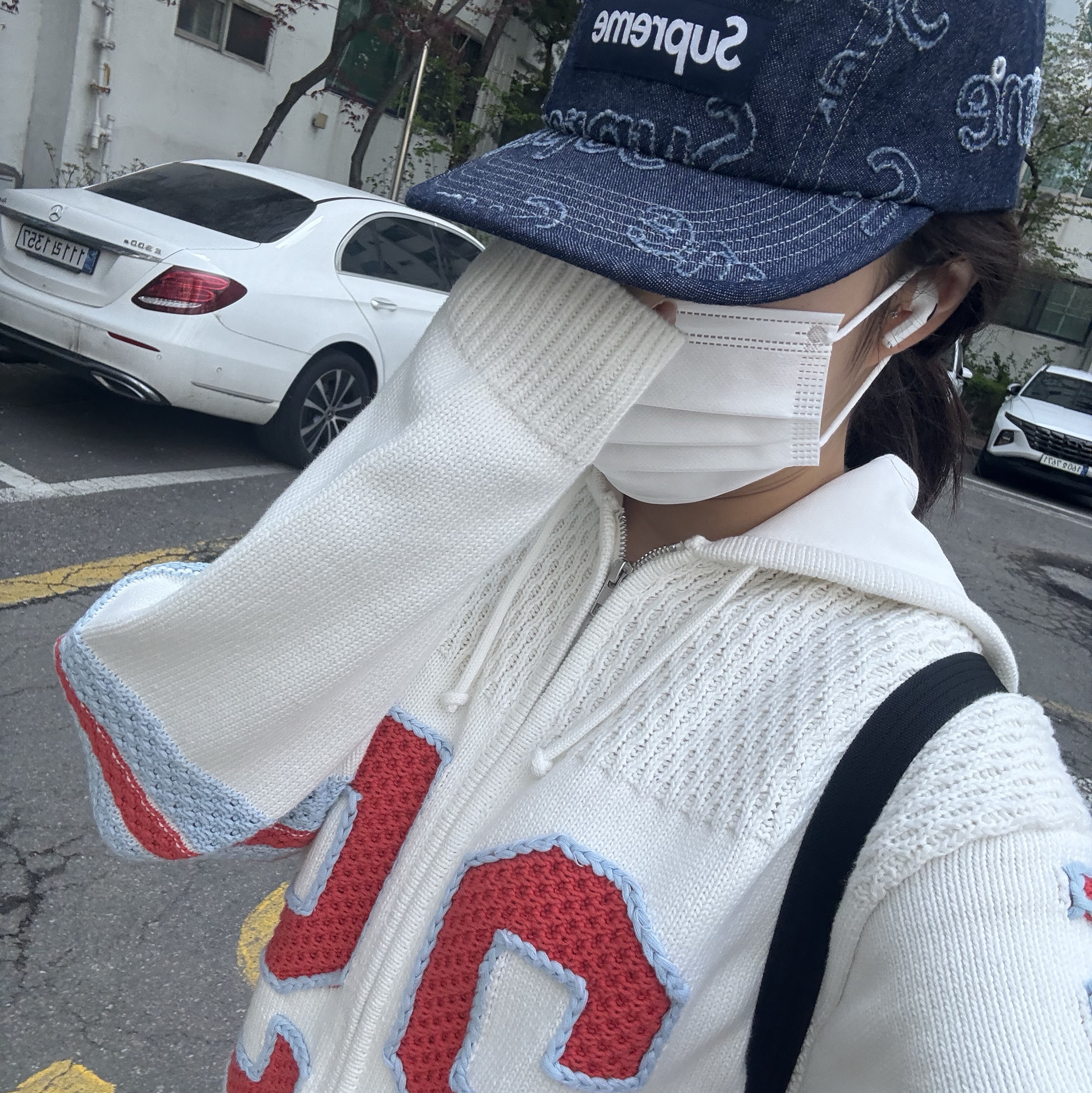 Supreme Lasered Denim Camp Cap Navy - 24FW, Supreme Sport Zip Up Hooded Sweater White - 25SS μ°©μ© μ€νμΌ