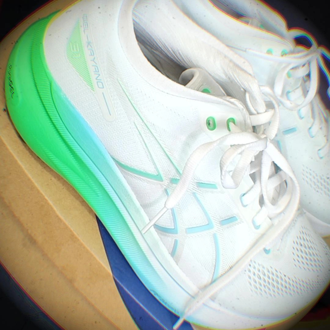 Asics Gel-Kayano 31 White Bright Cyan 착용 스타일 - 1